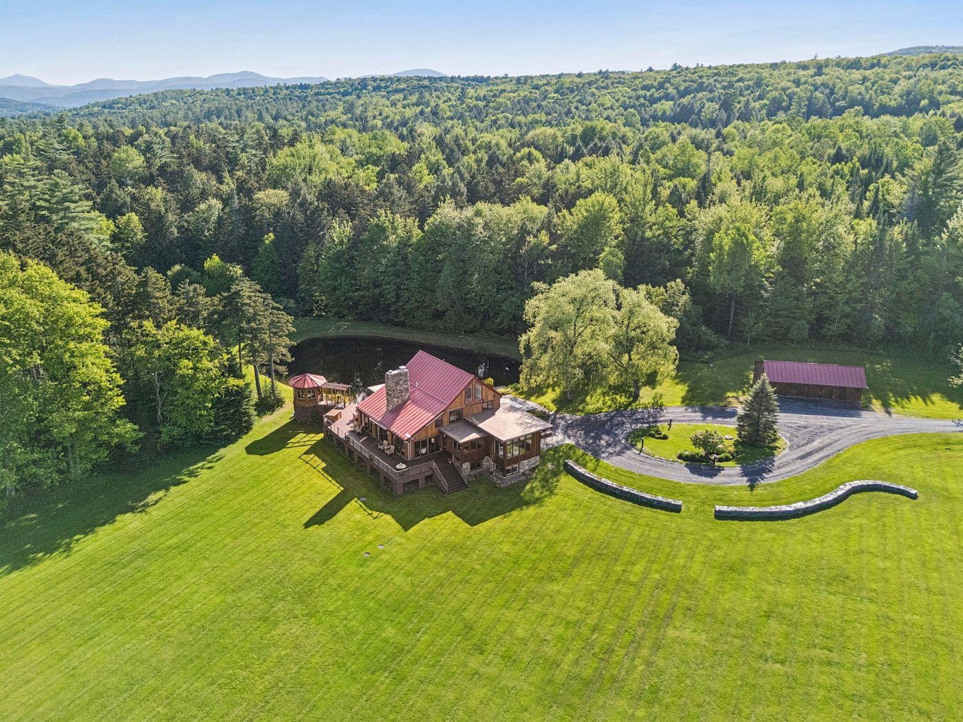 105 Lower Moulton Lane