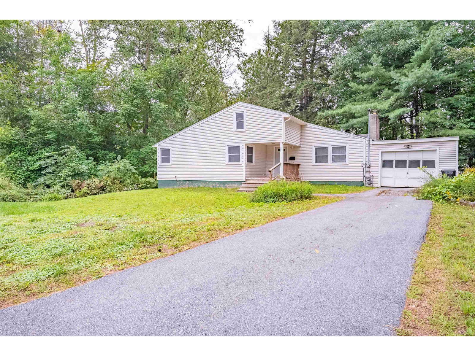 105 Oakwood Drive