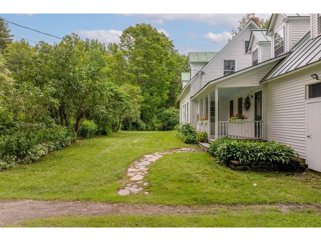 1051 Cross Road