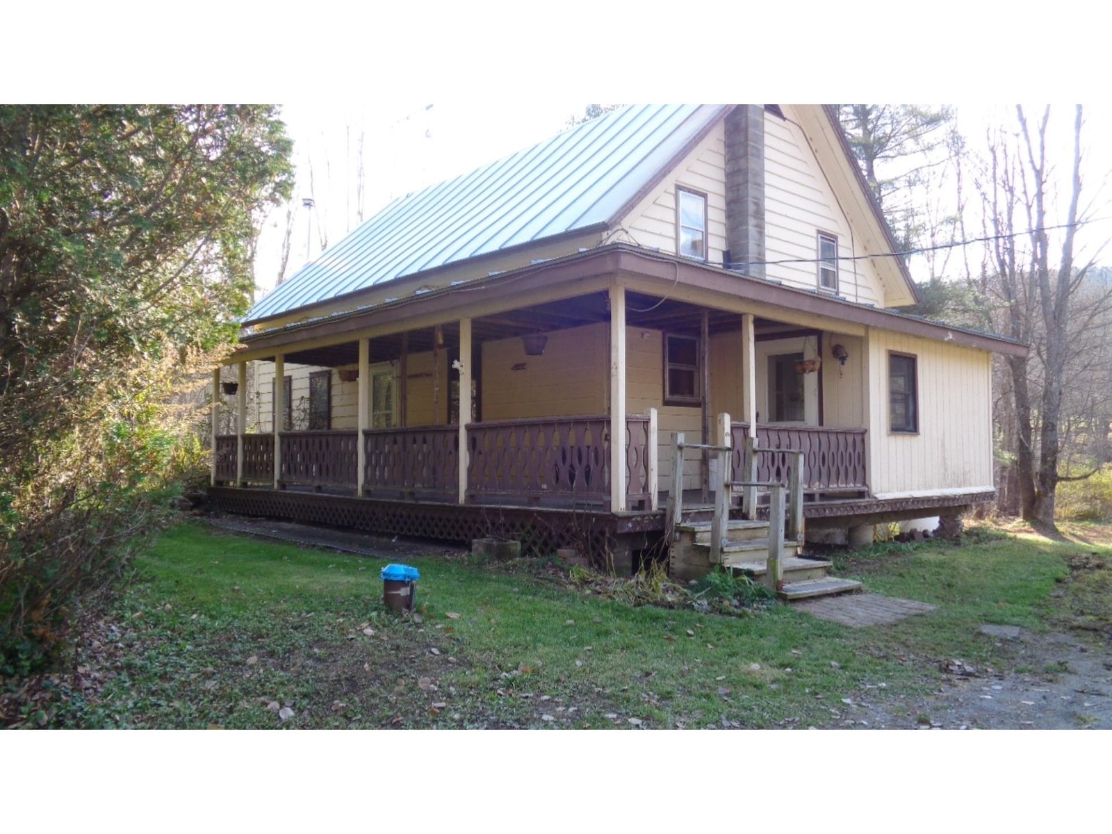 1052 East Roxbury Road