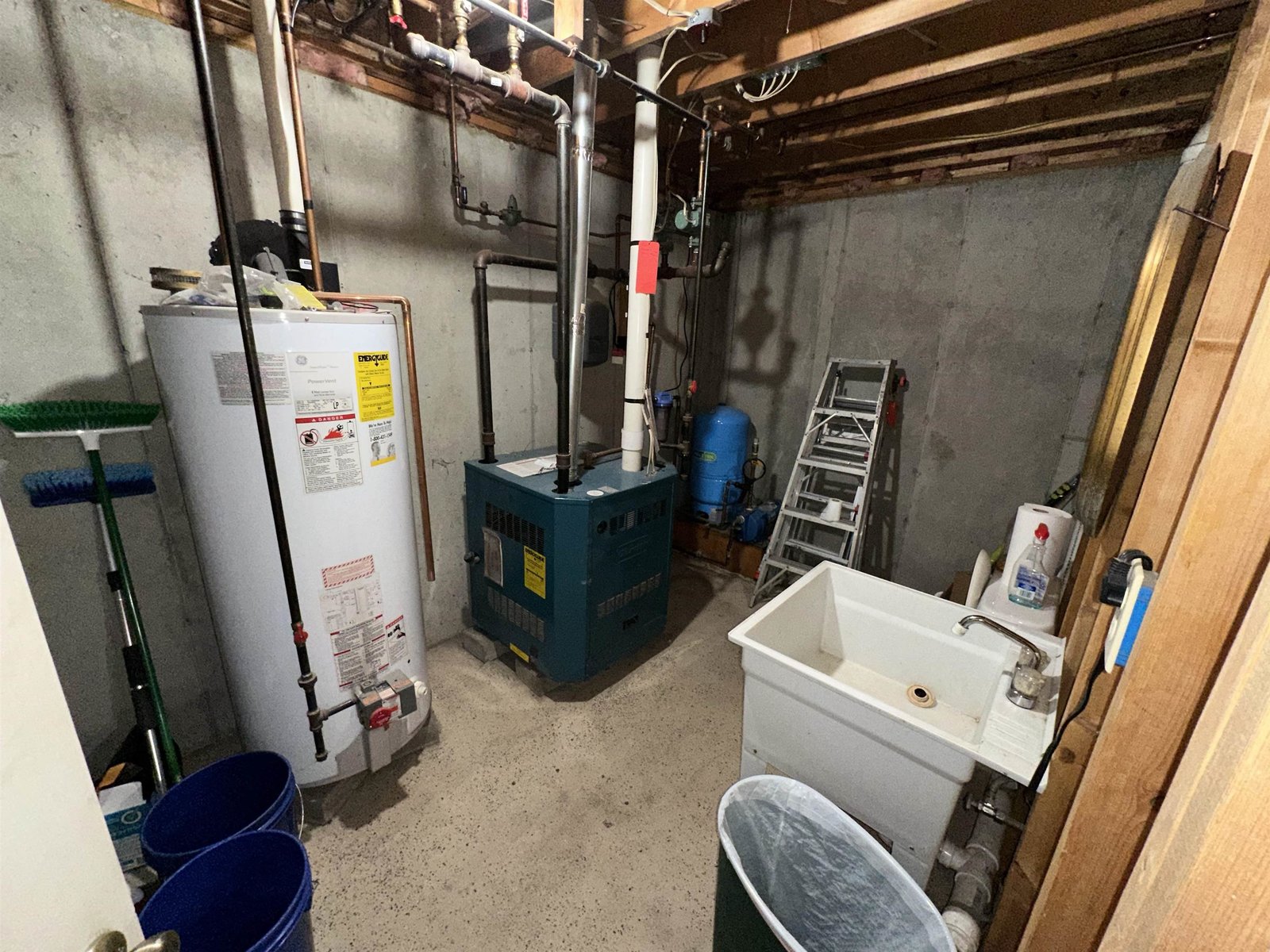 Utility Room With 1/2 bath - Room to expand bath