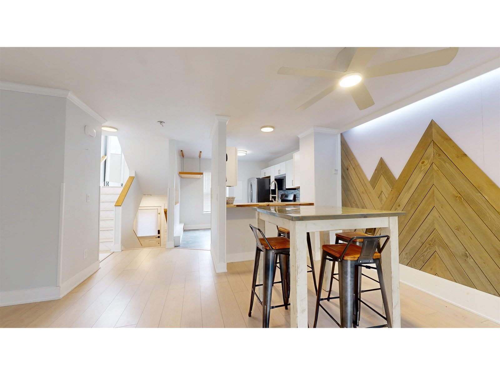 106 East Redrock Drive