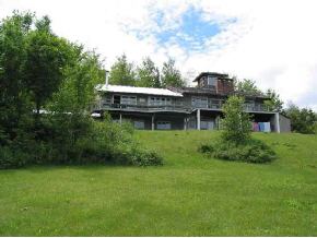 1062 East  Hill Rd