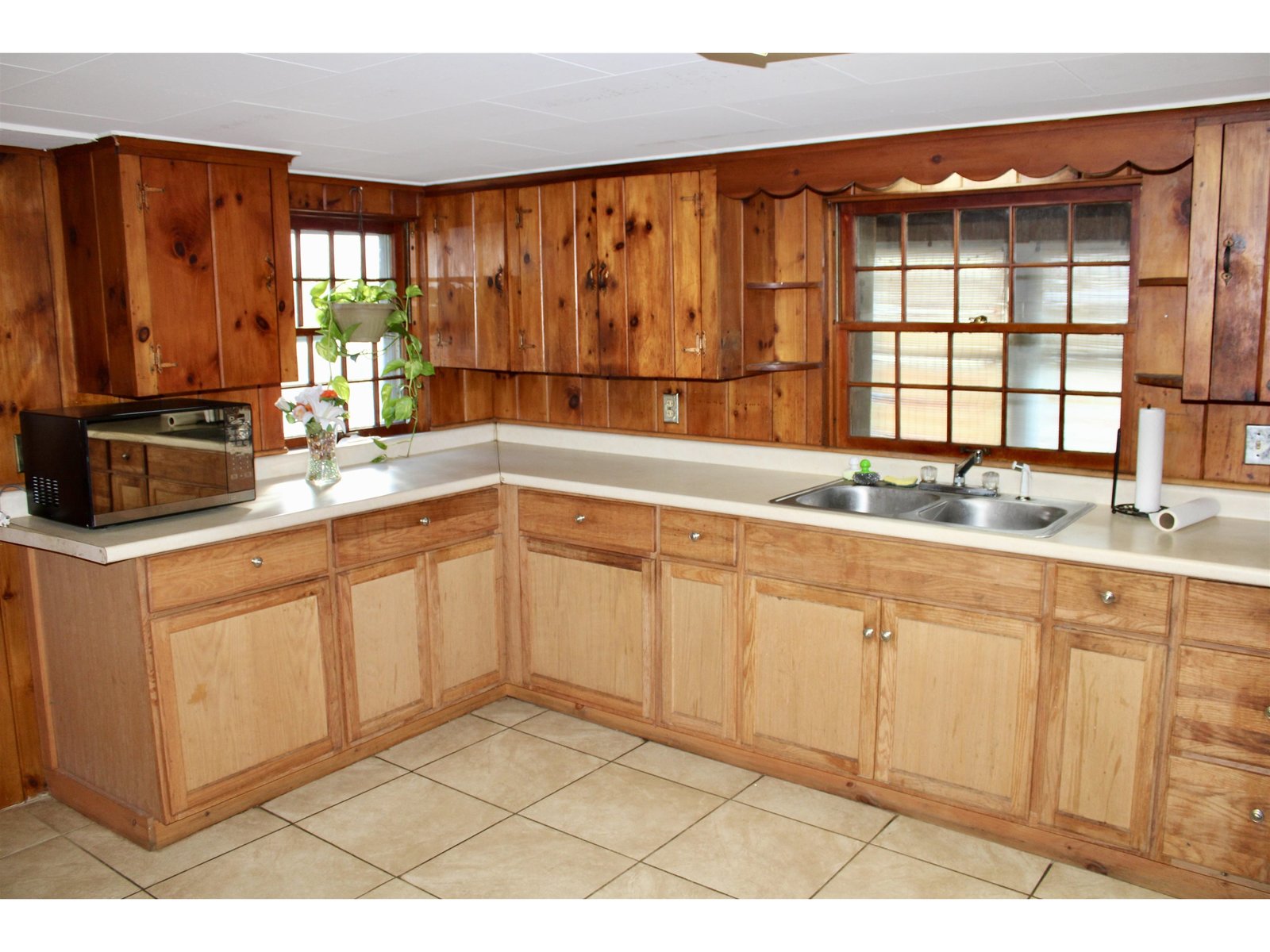 1066 Country Club Road