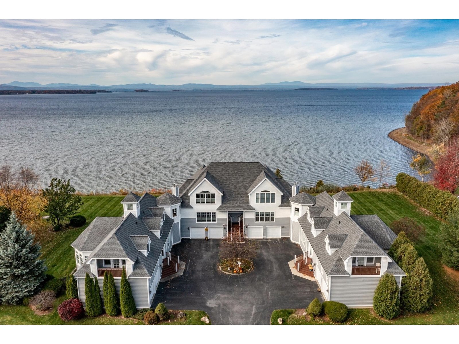 1067 Marble Island Road, Unit 1