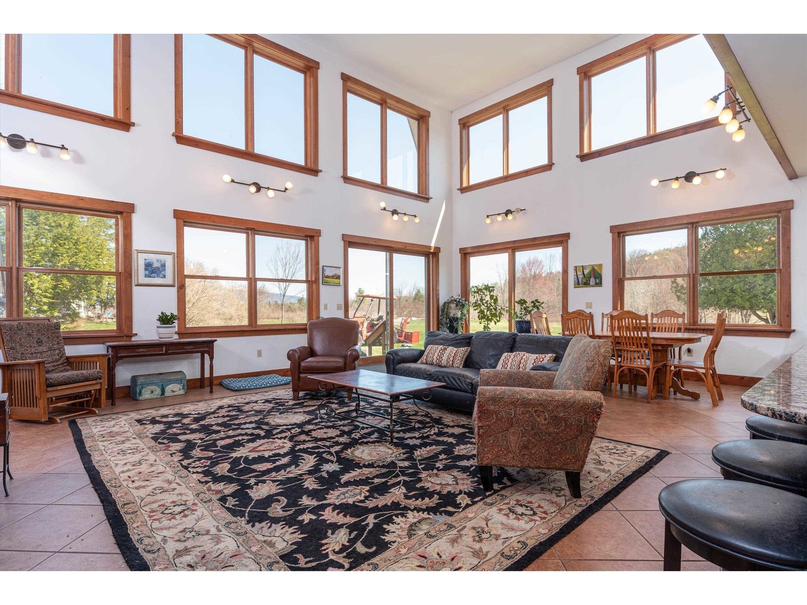 1st Floor Living room