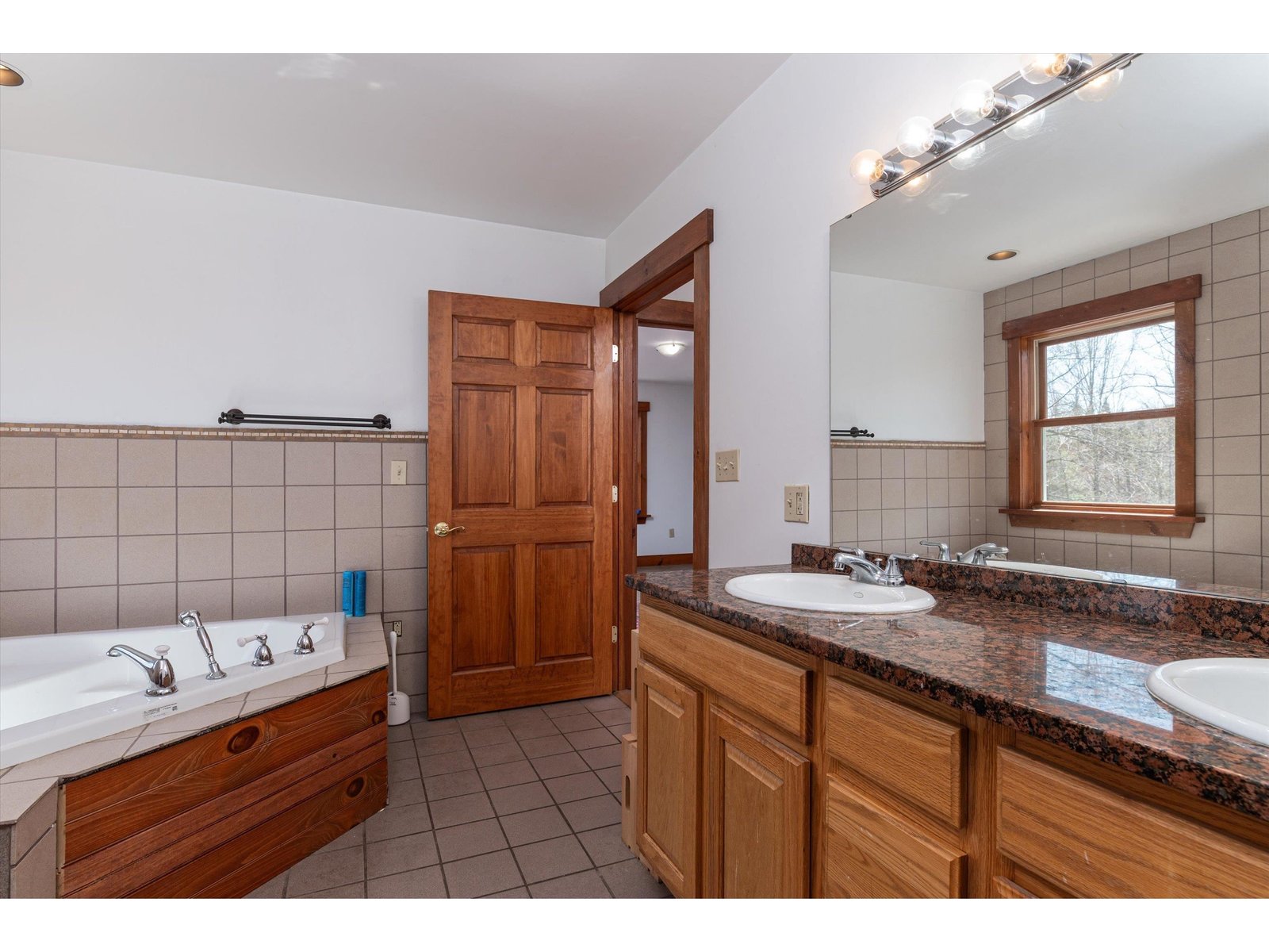 2nd Floor Primary Bathroom