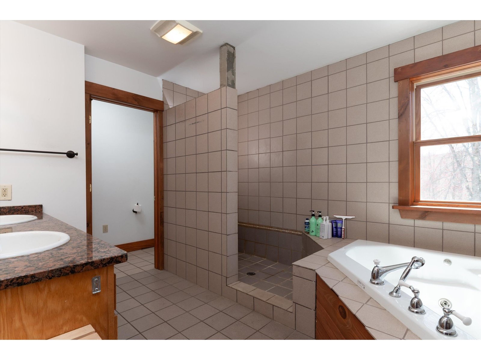 2nd Floor Primary Bathroom