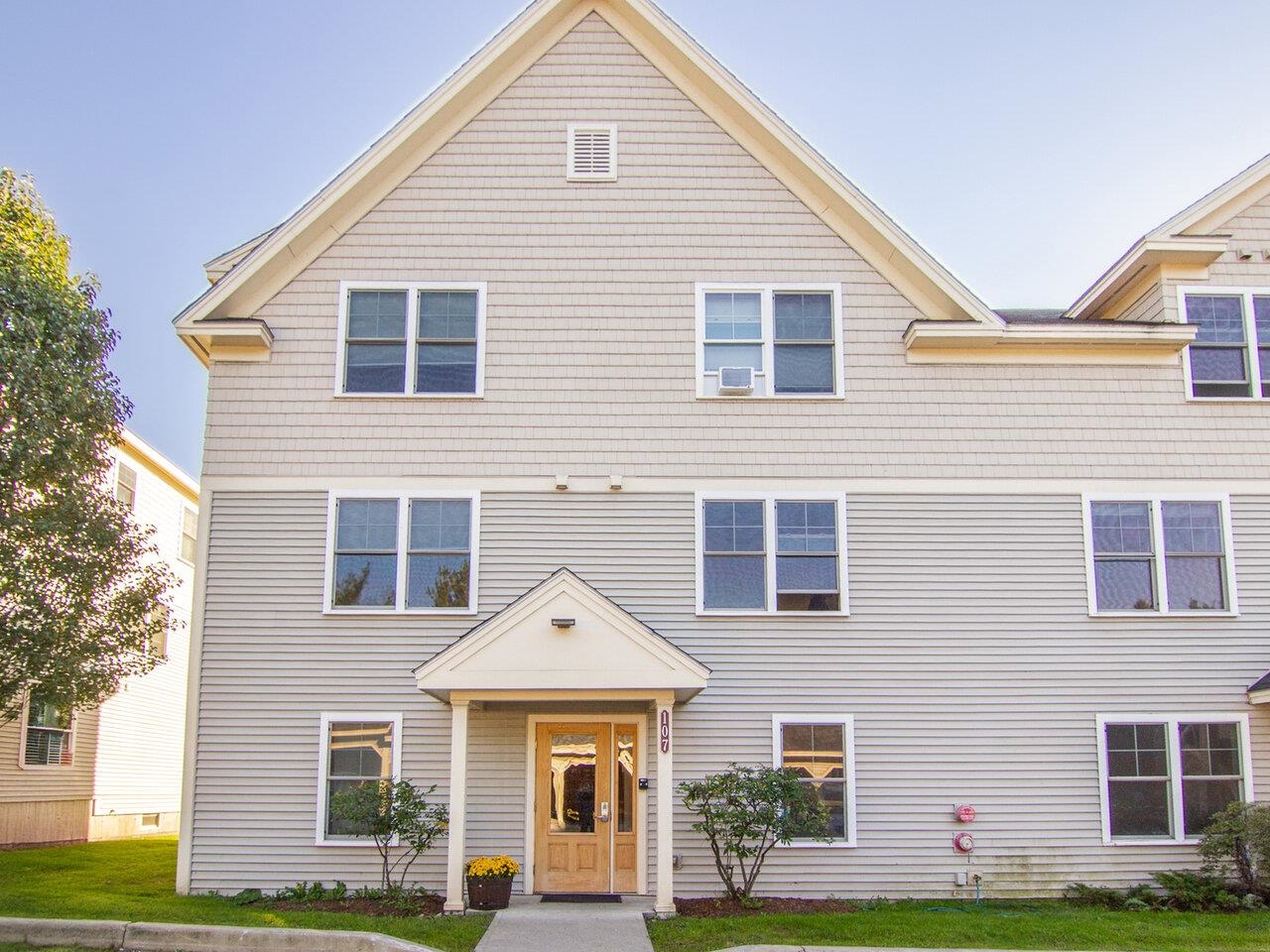 107 John Fay Road, Unit 202