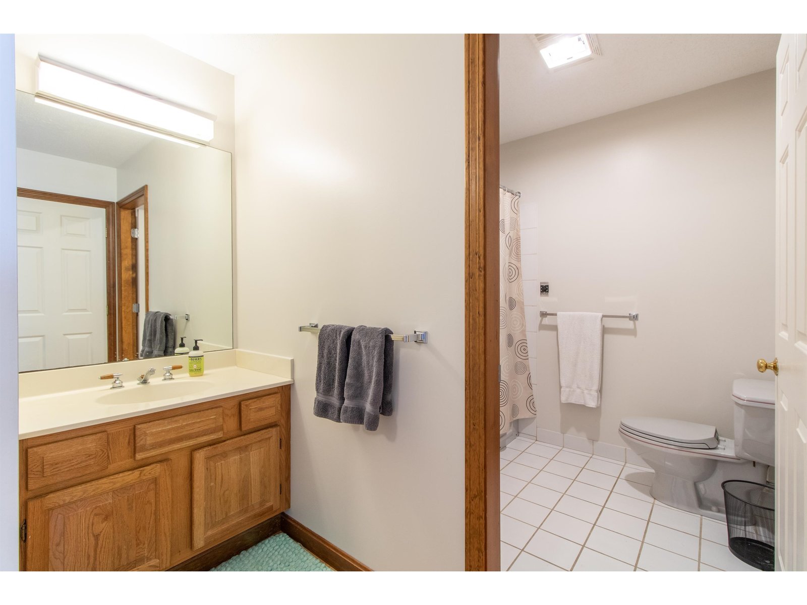Upstairs full bath
