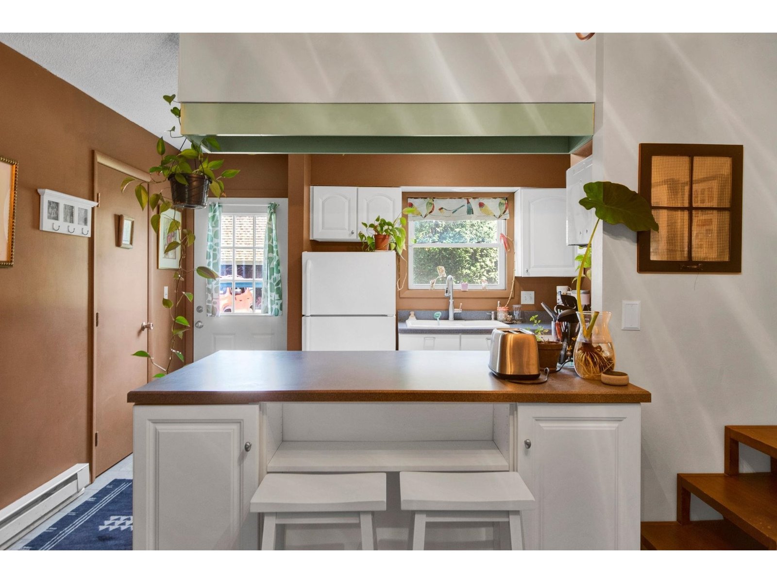 107 Wells Avenue, Unit 5