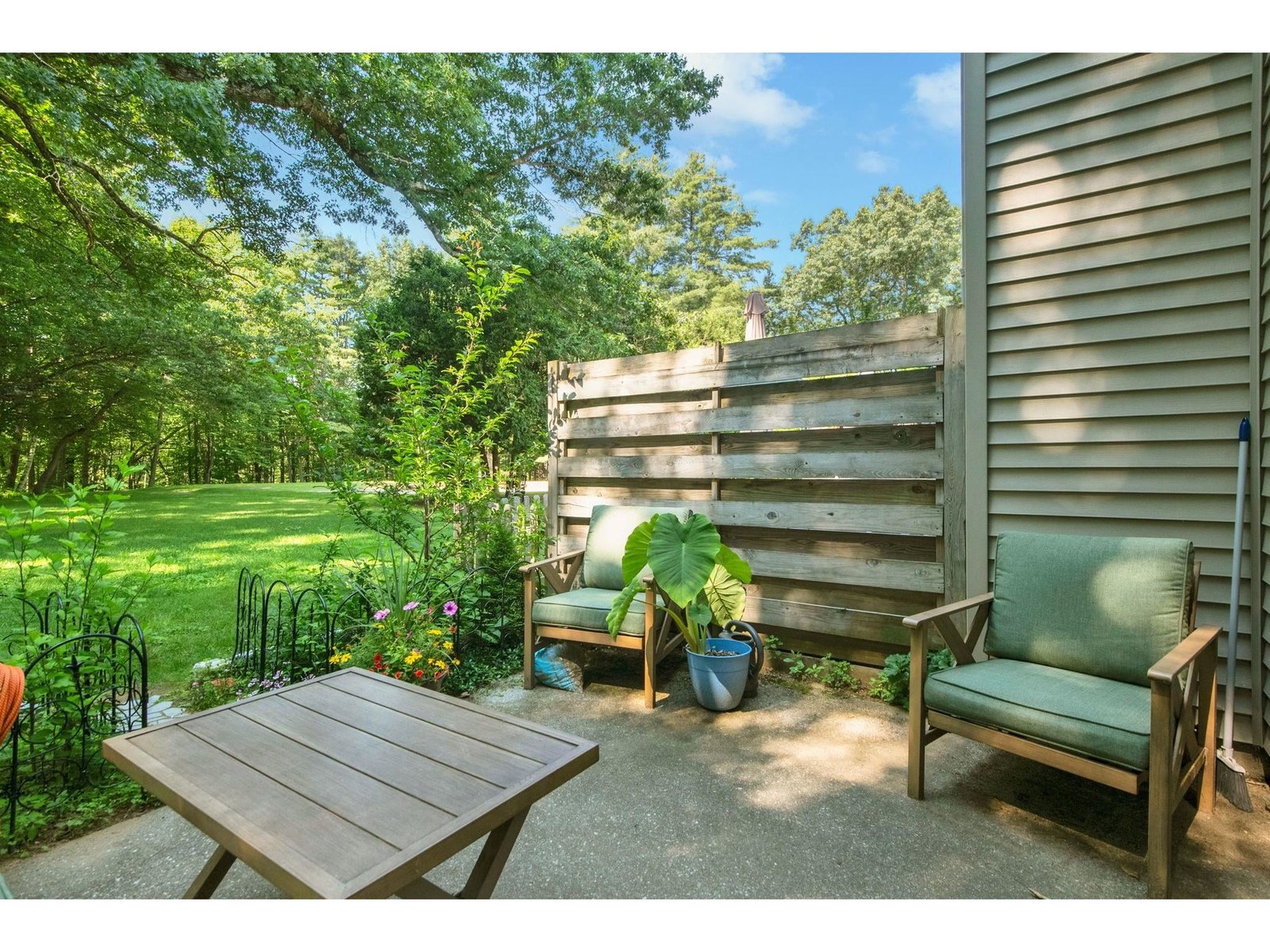 107 Wells Avenue, Unit 5