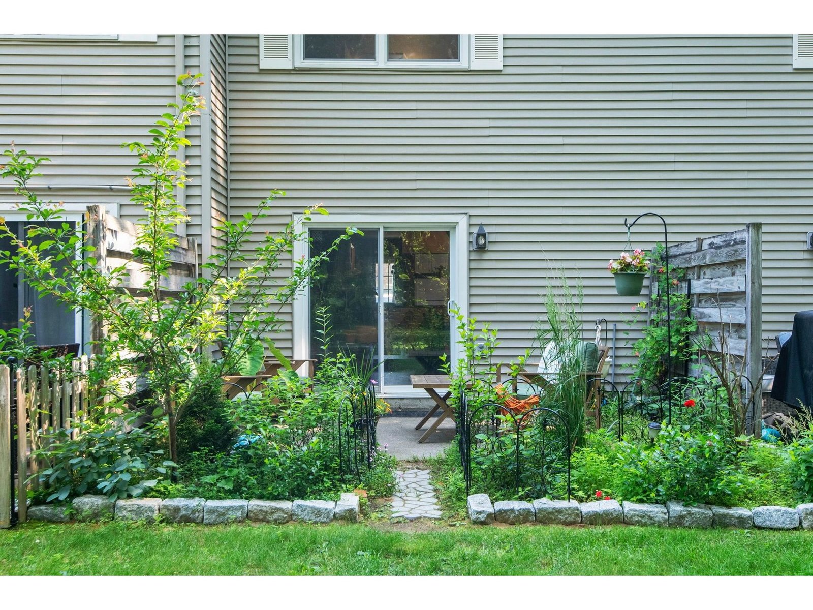 107 Wells Avenue, Unit 5