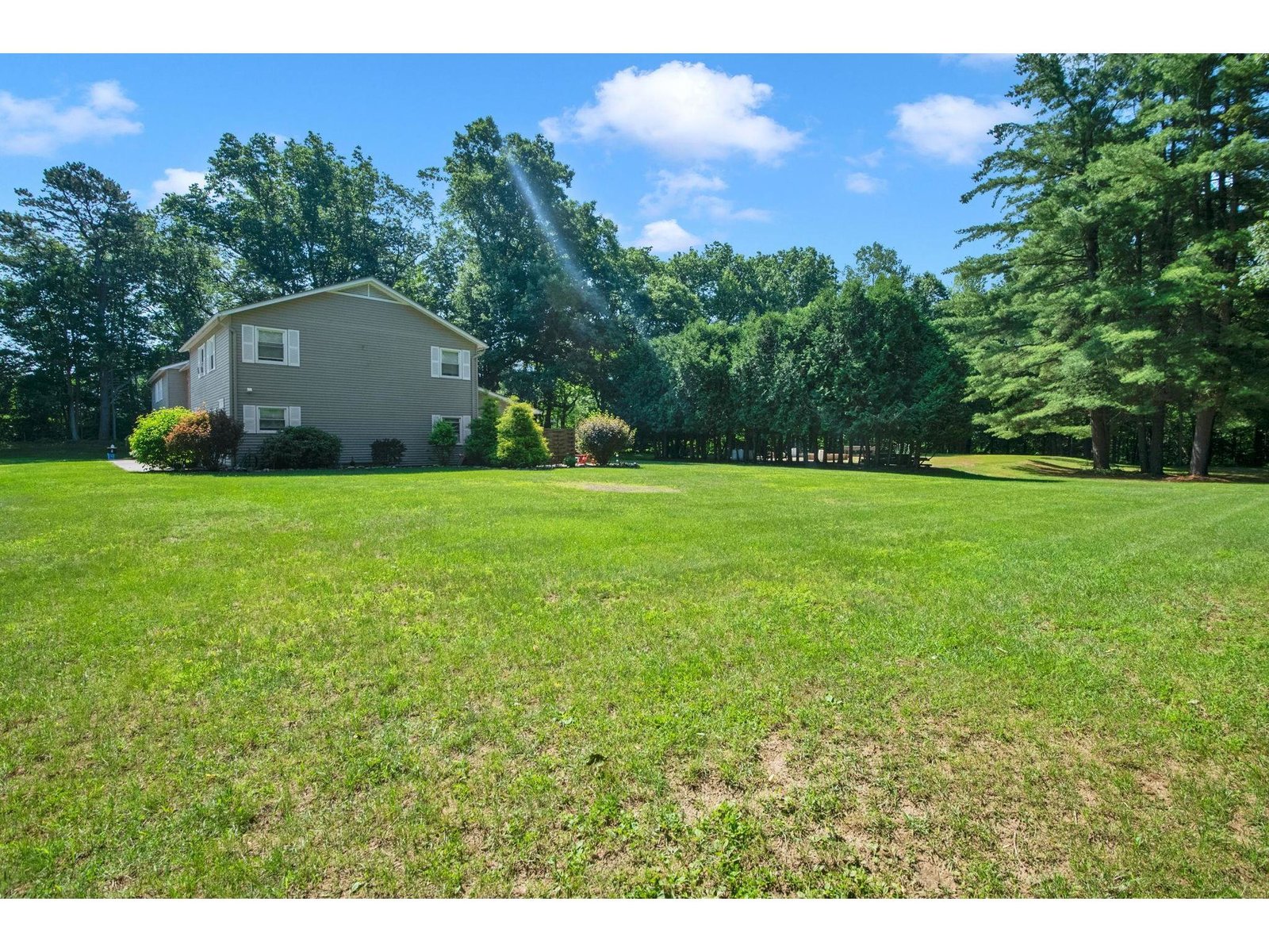 107 Wells Avenue, Unit 5