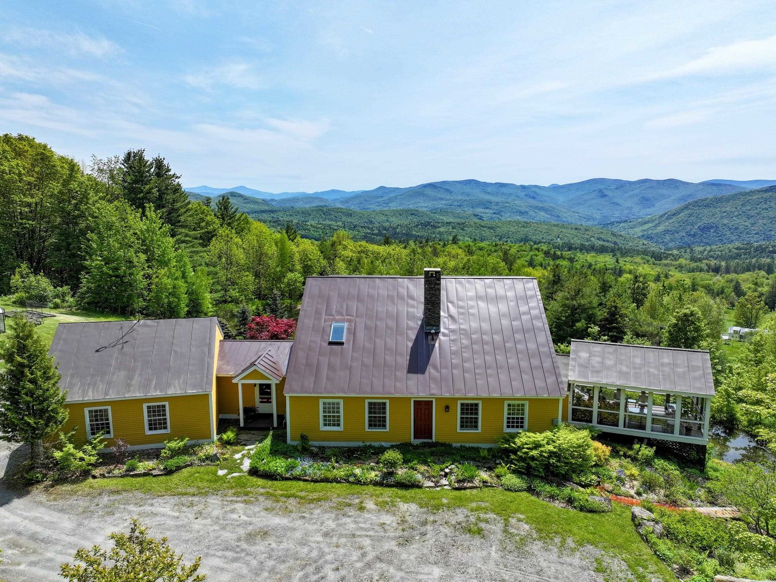 1074 N Hollow Road, Rochester