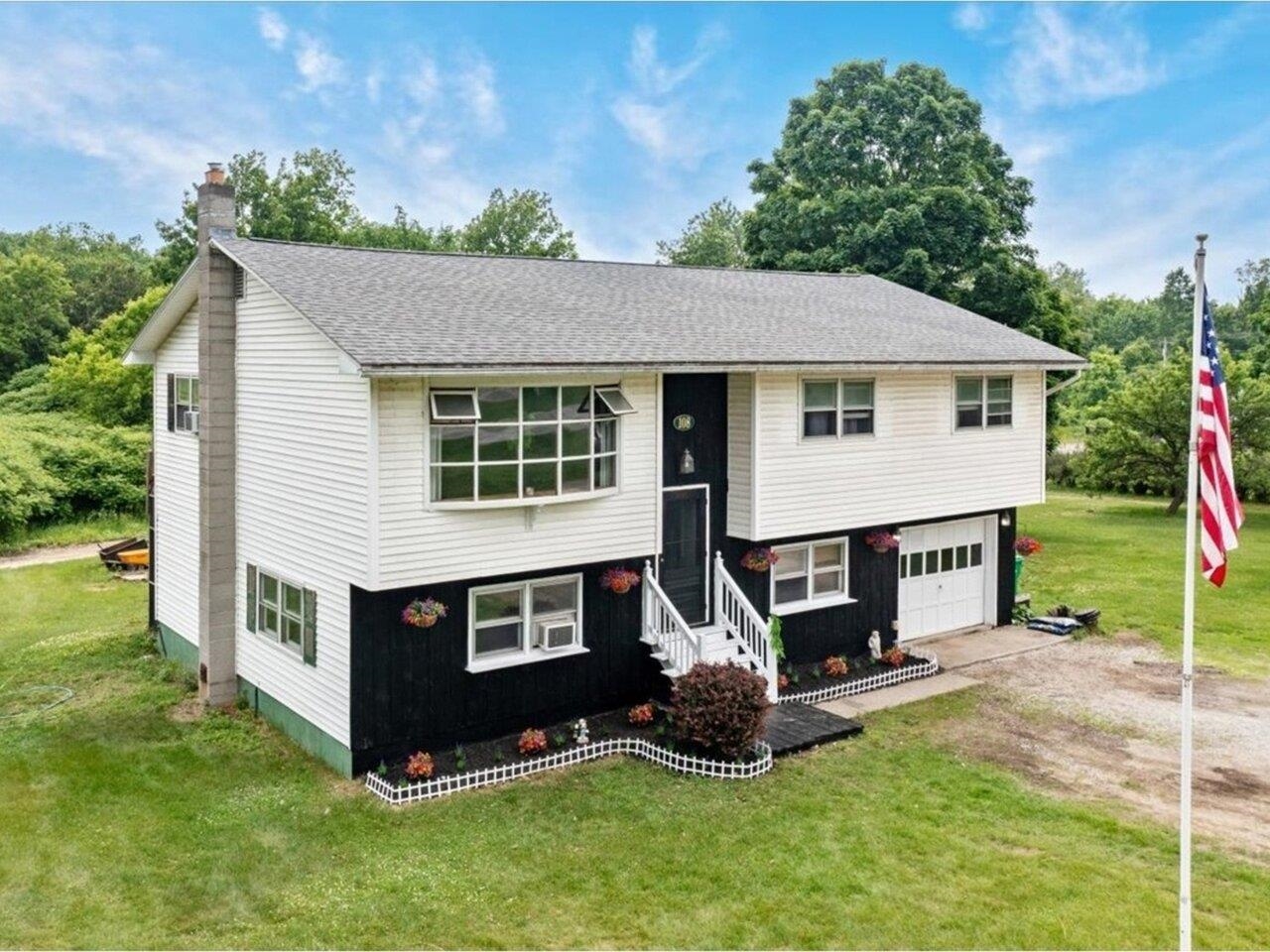 108 St. Albans Road, Swanton
