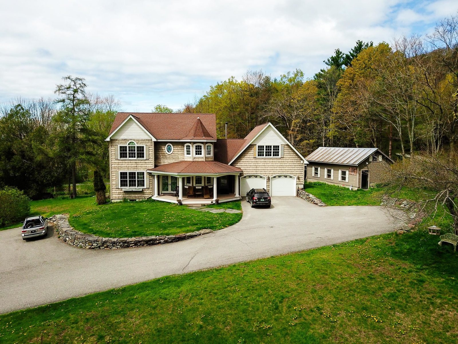 1081 Pond Road