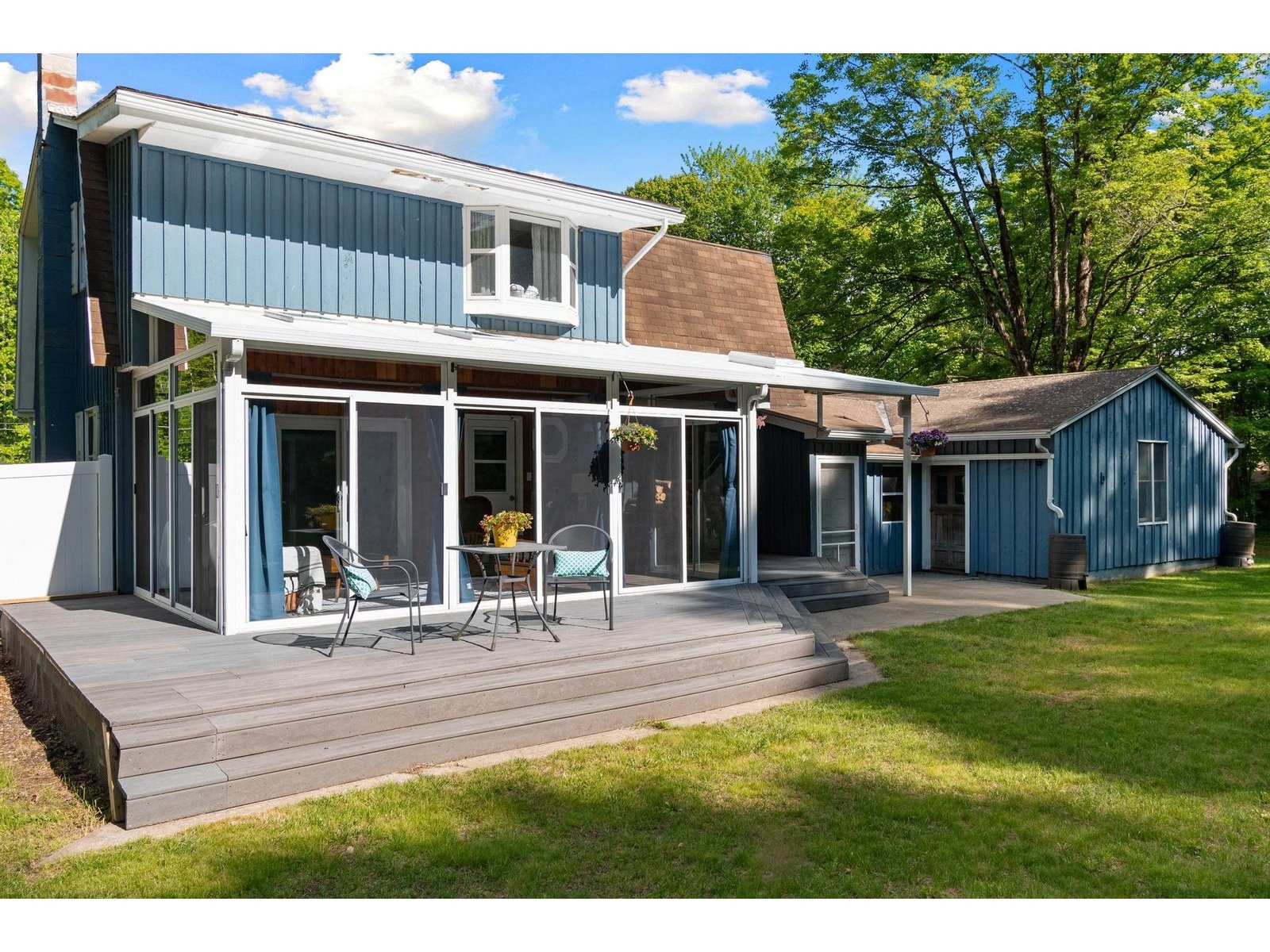 1083 North Road
