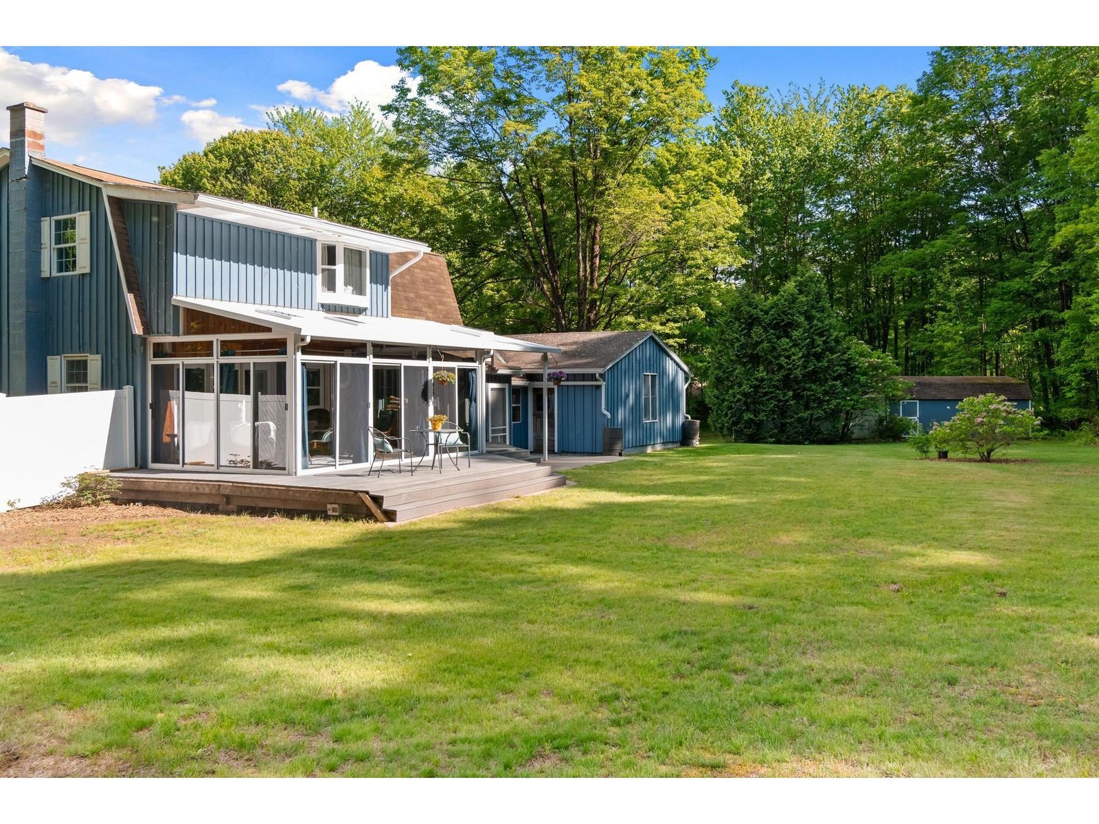 1083 North Road