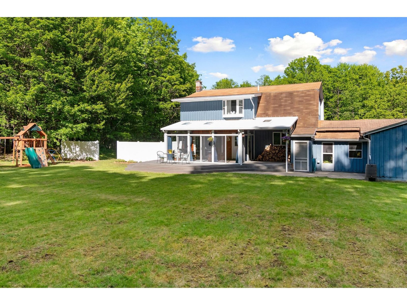 1083 North Road
