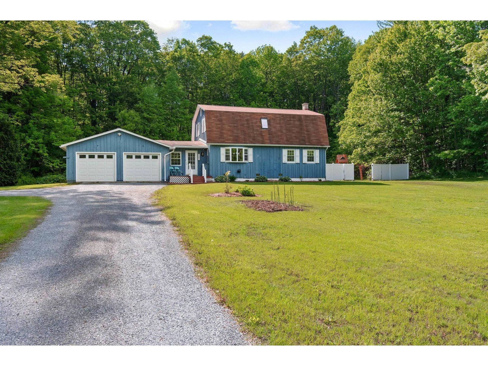 1083 North Road