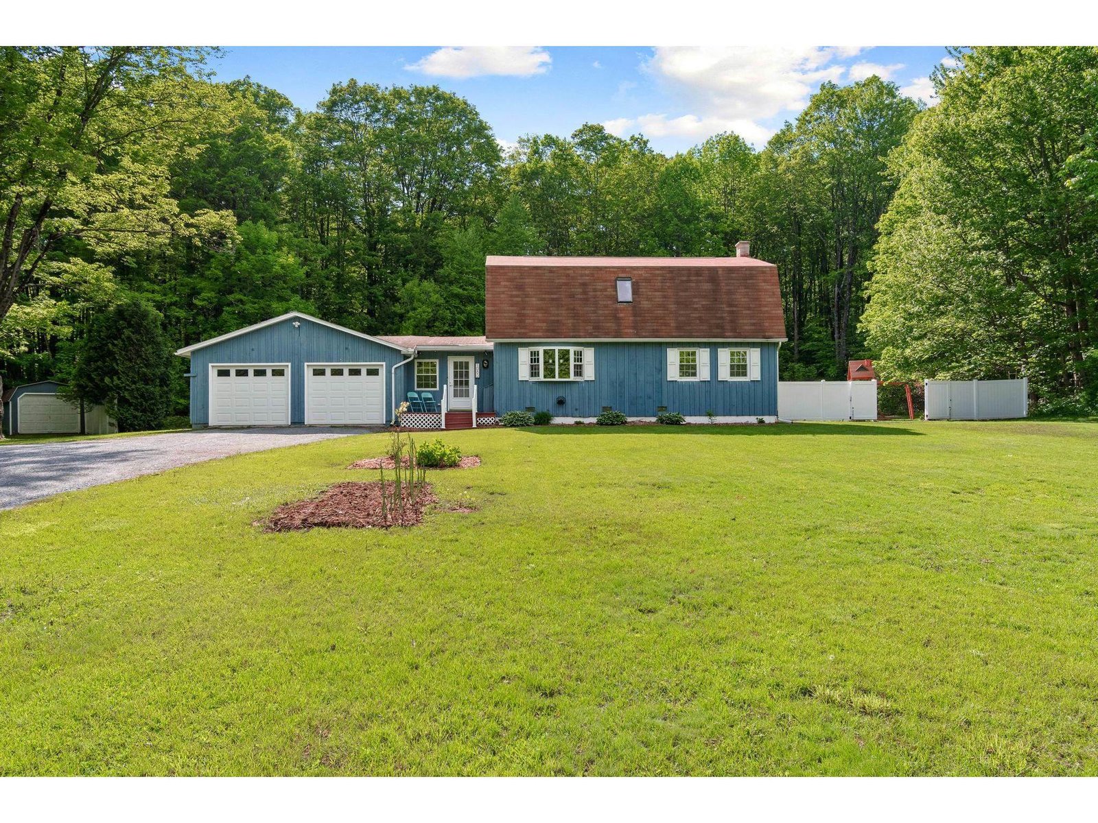 1083 North Road