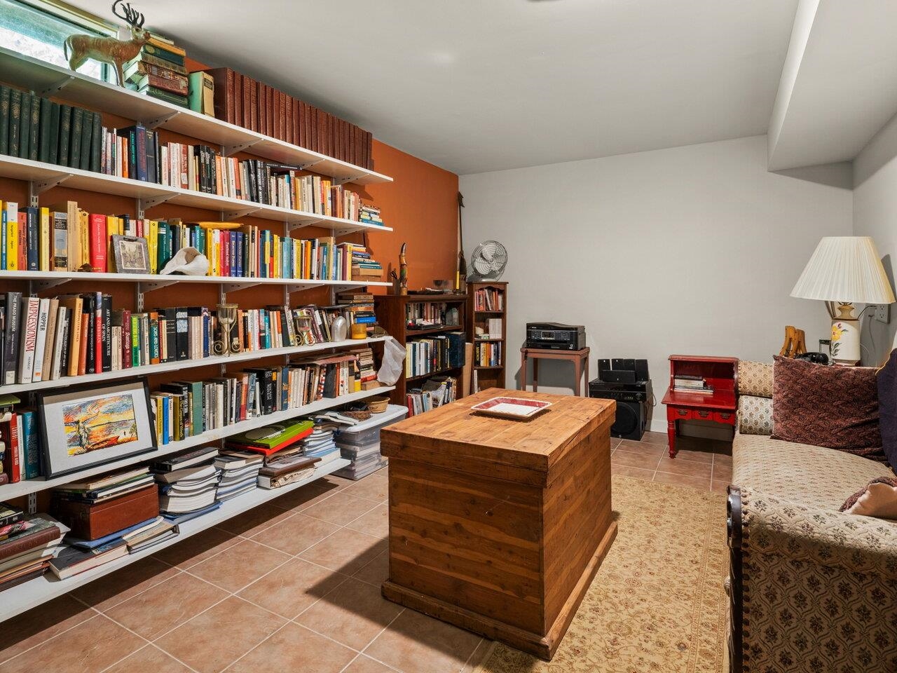 Library/Den