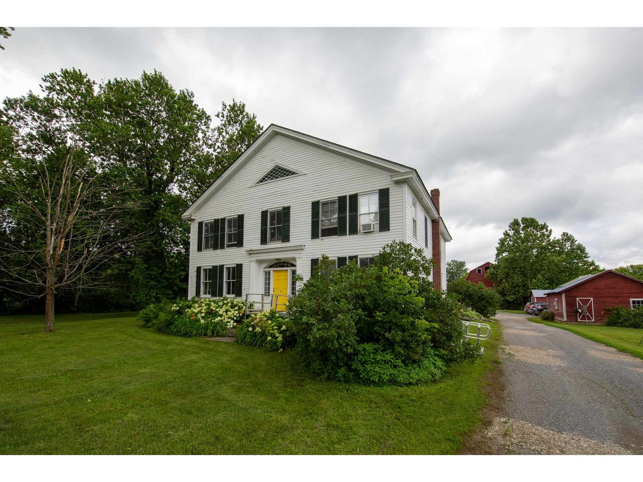 1089 River Road