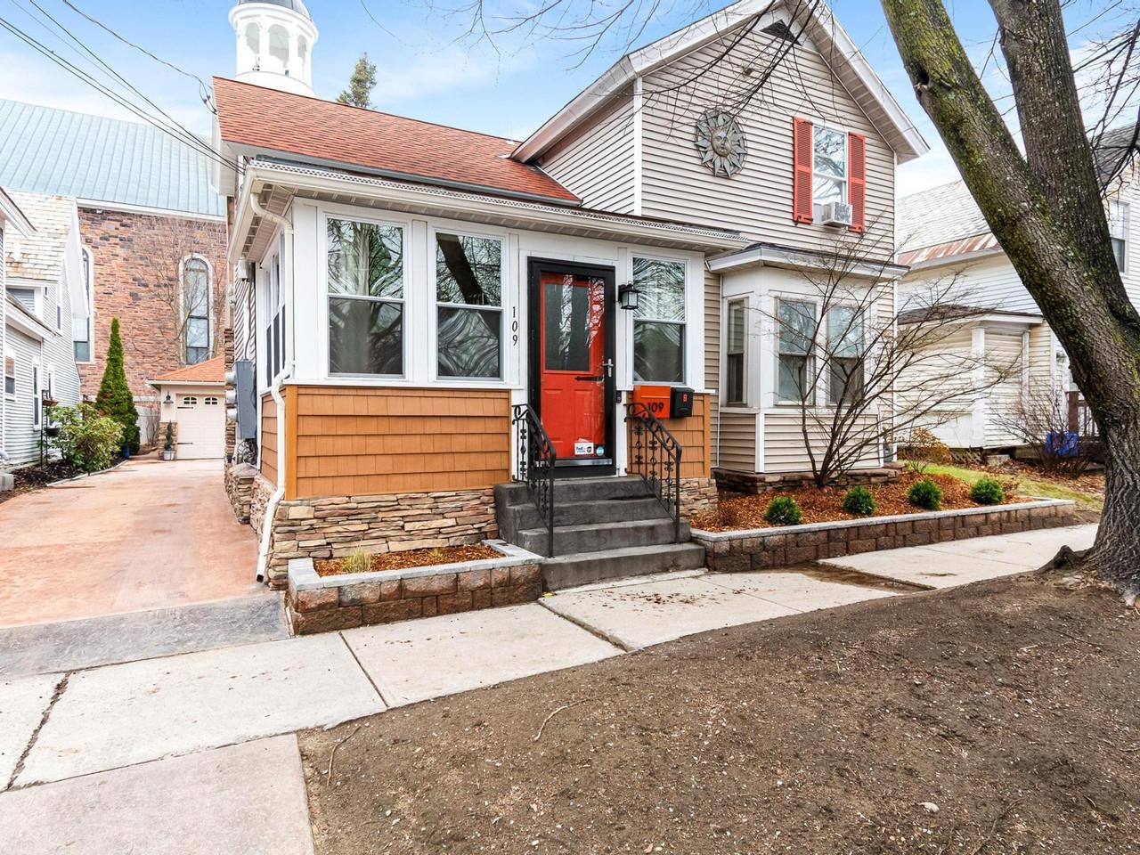 109 Elmwood Avenue, Burlington