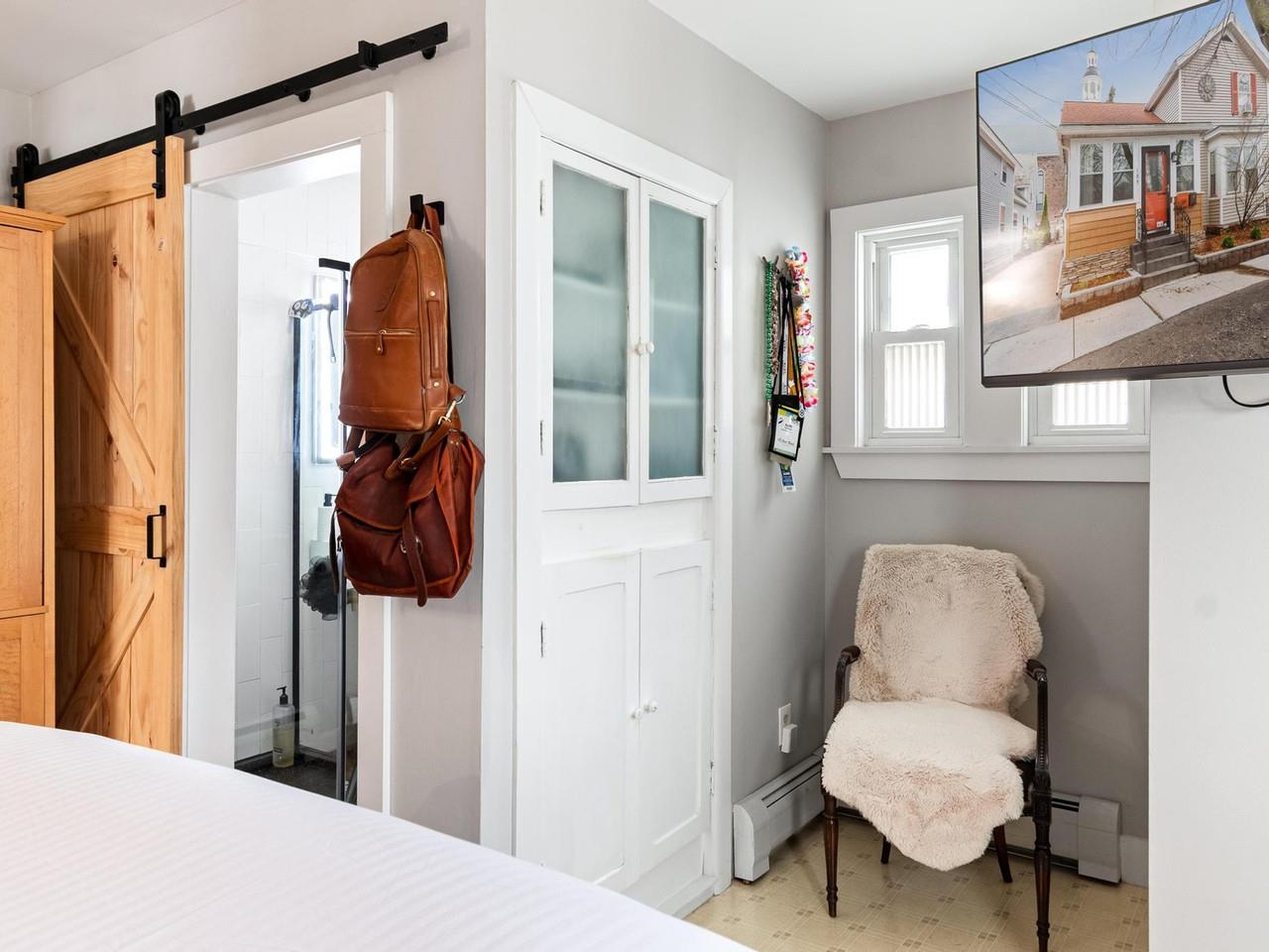 Cute bedroom built-ins