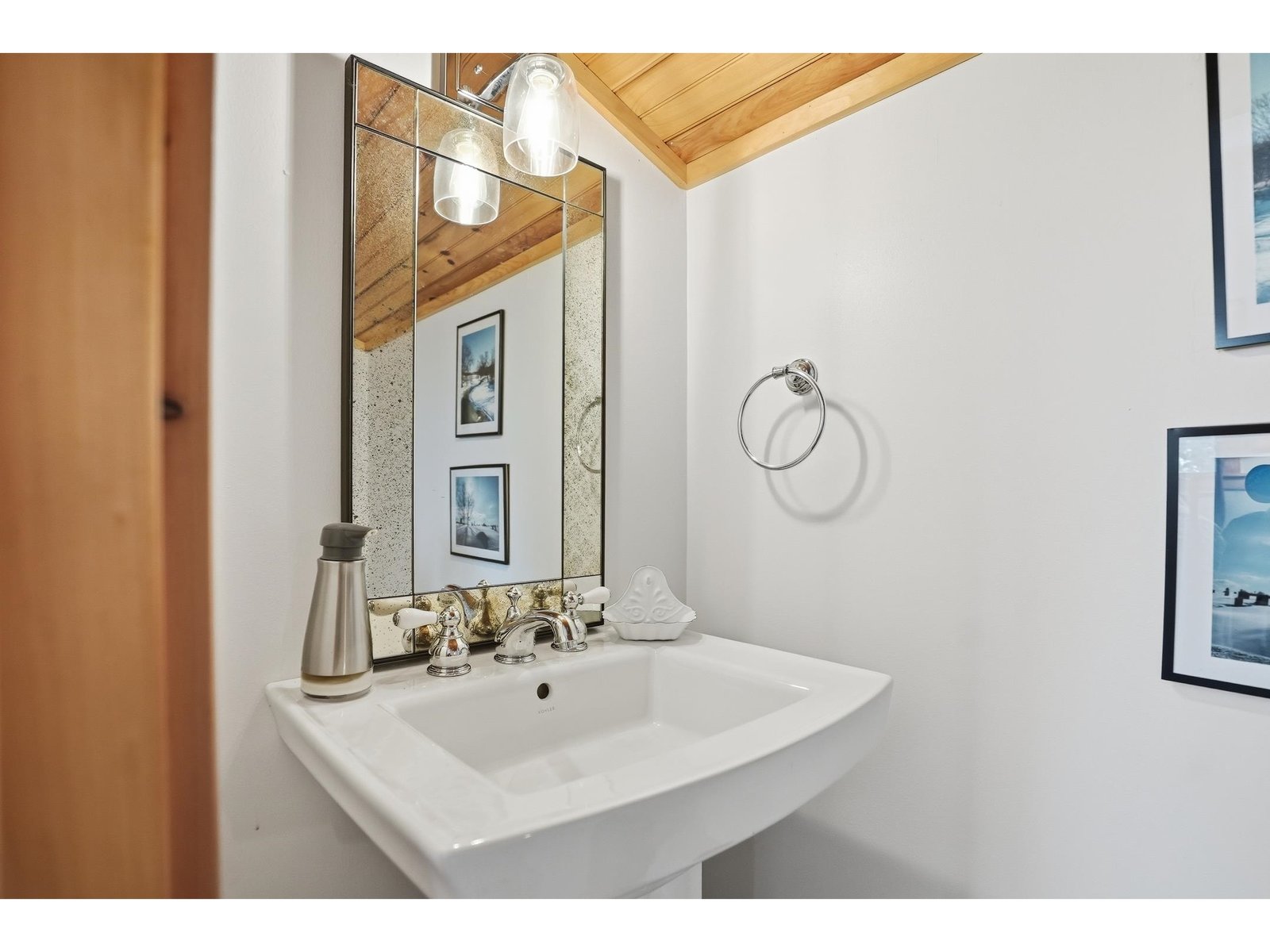 1090 Center Road, Unit #1