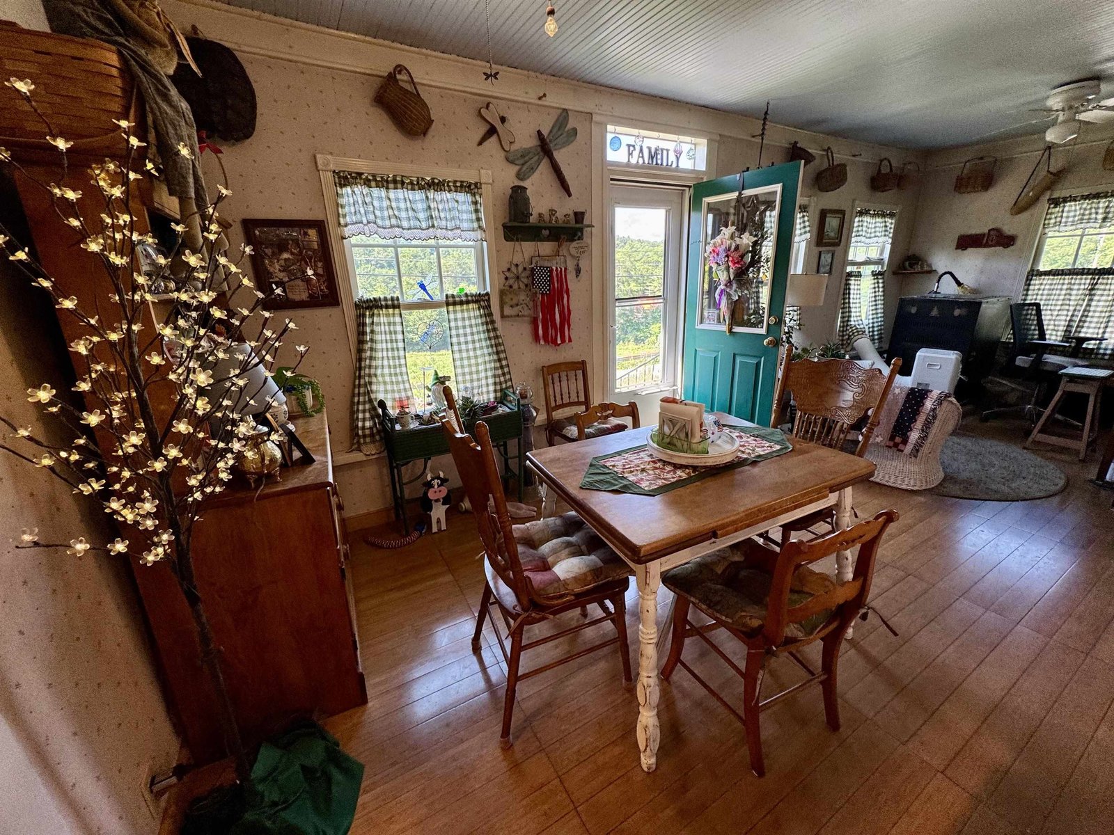 1098 Creamery Road