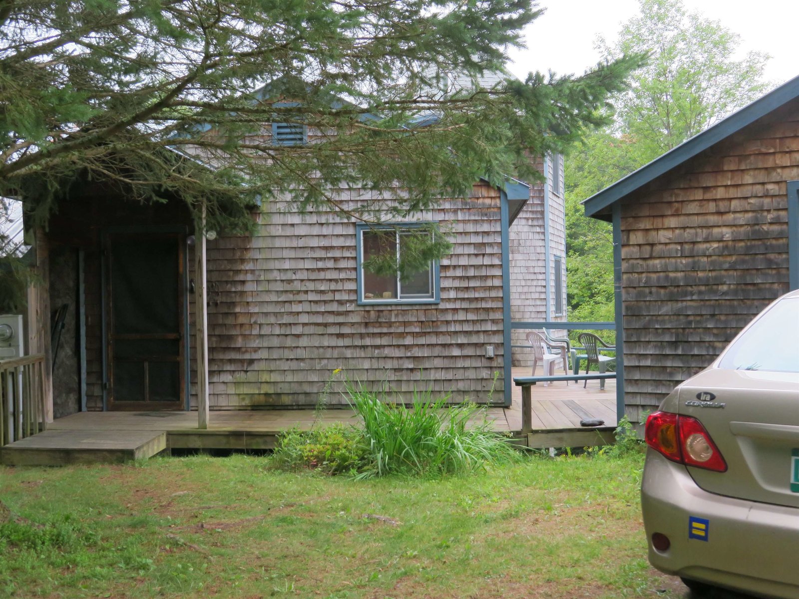 1098 Lower Road