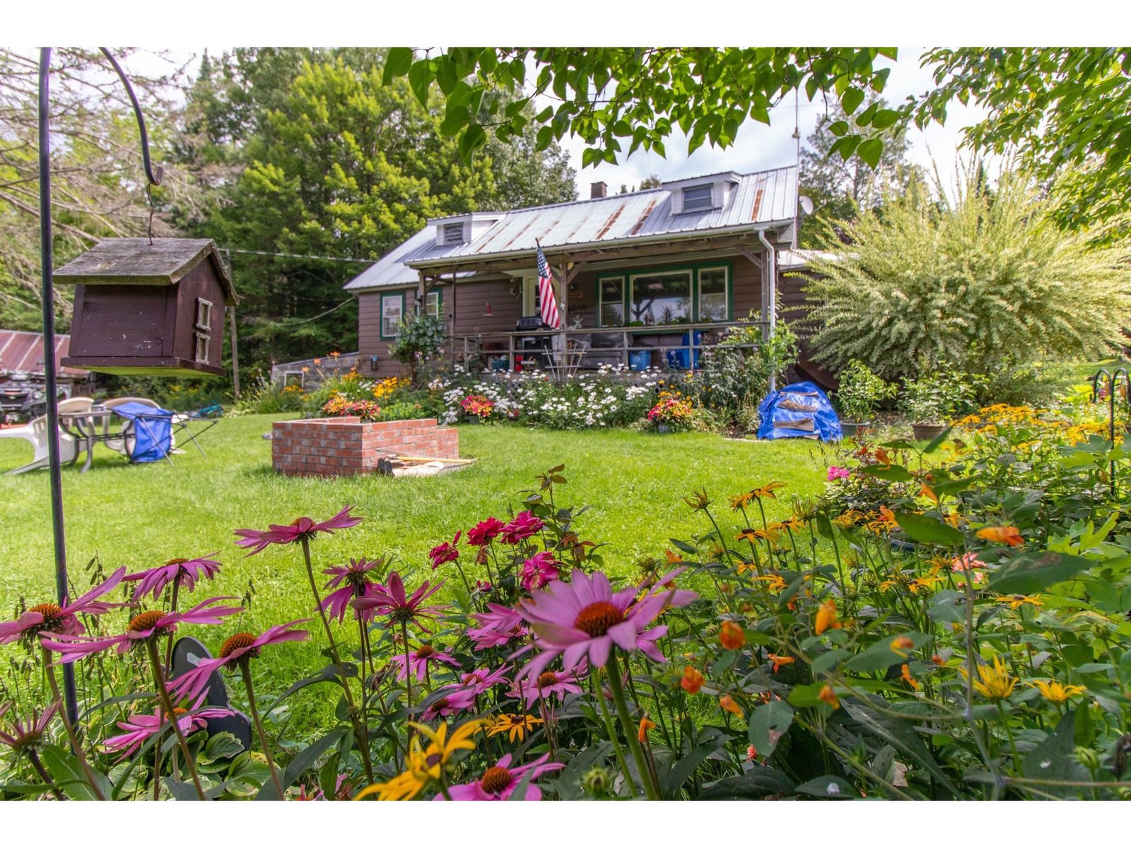 1098 Toad Pond Road