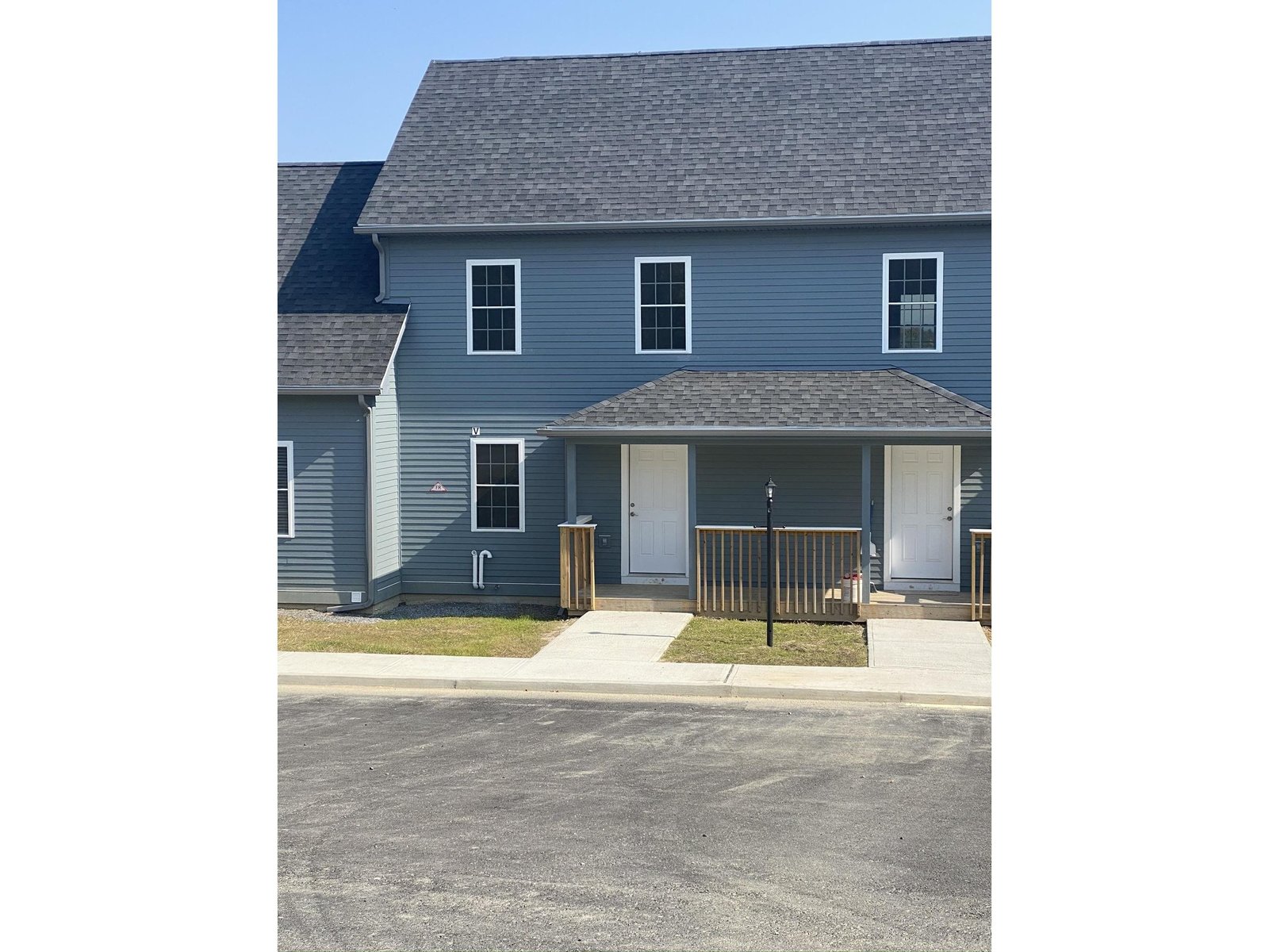 11 C Country Commons