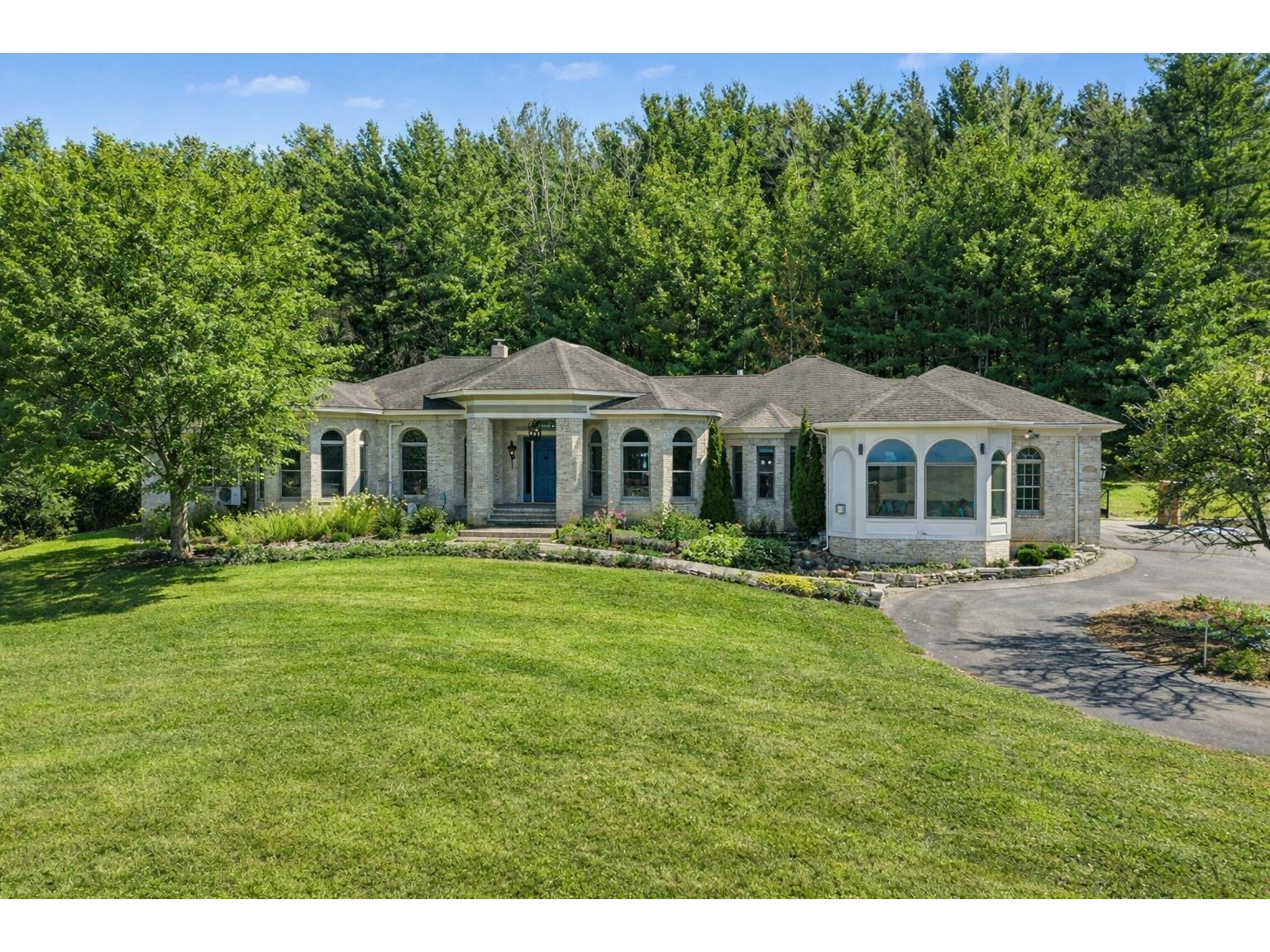 11 Cedar Hill Drive