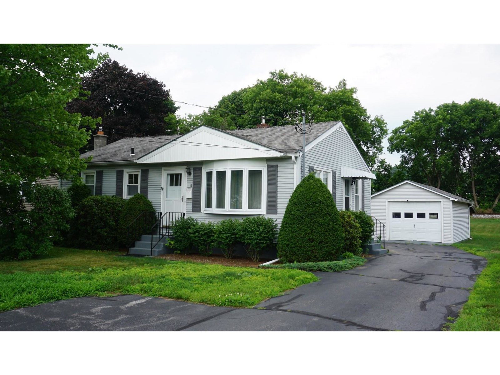 11 Cherokee Avenue