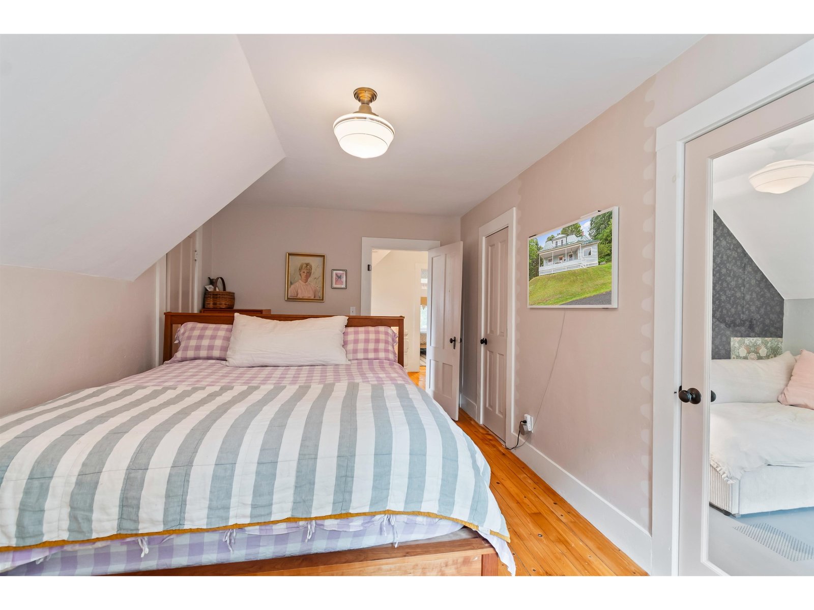 11 Cherry Avenue