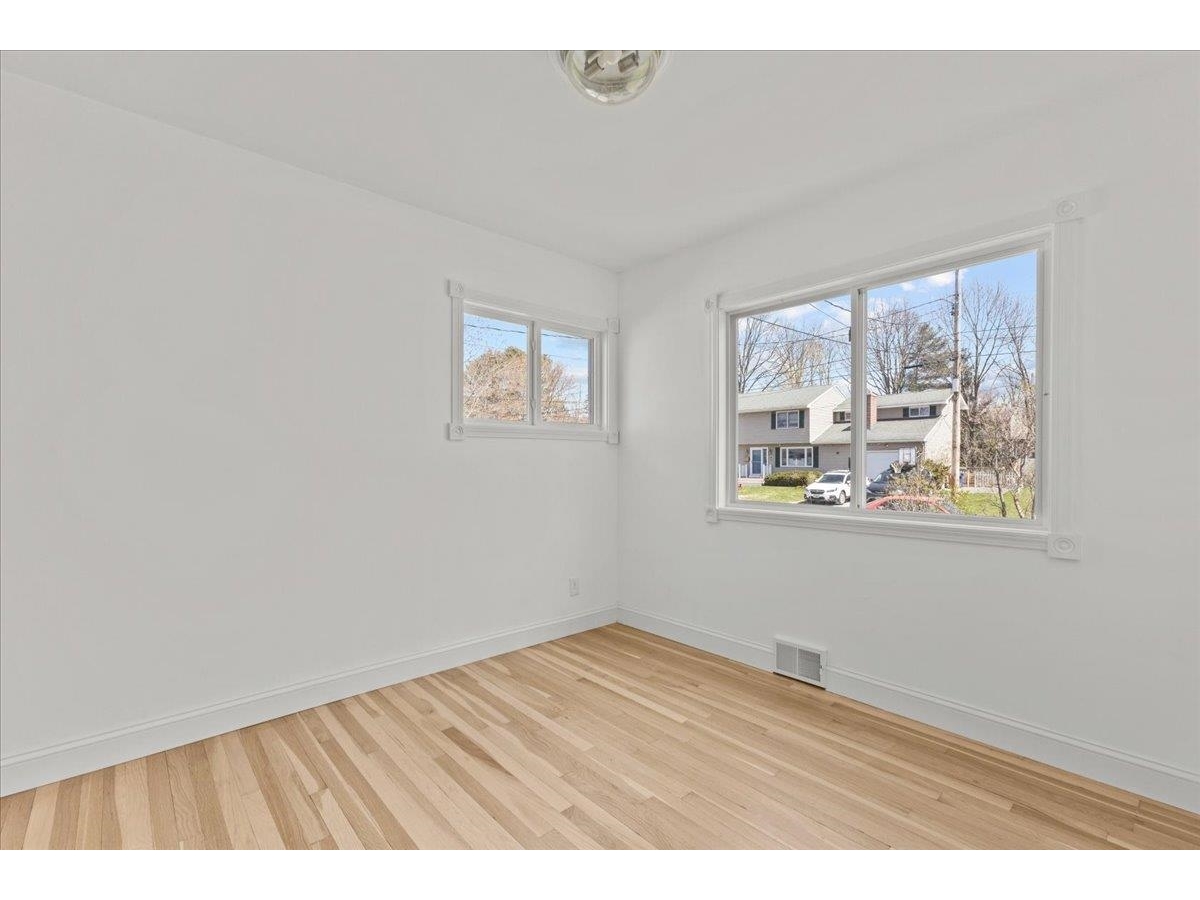 11 Duchess Avenue