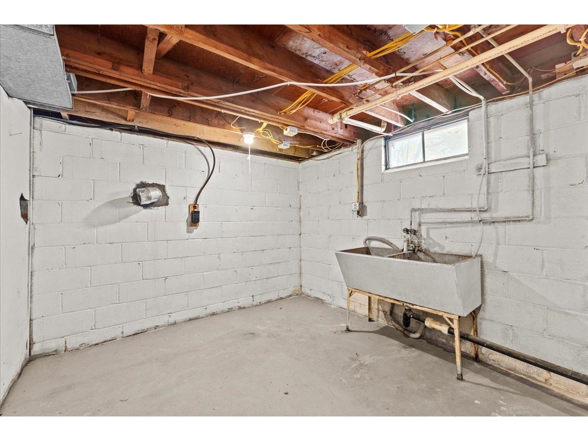 11 Duchess Avenue