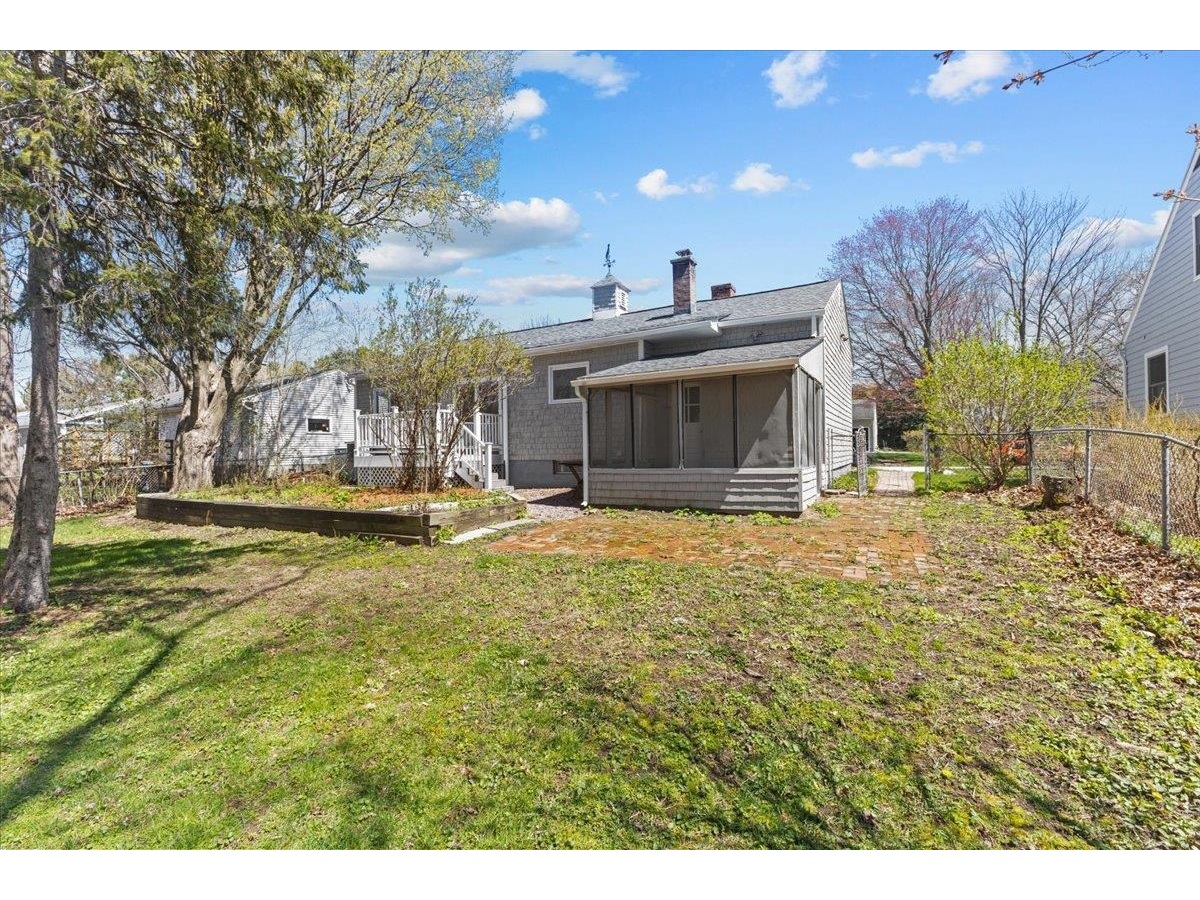 11 Duchess Avenue