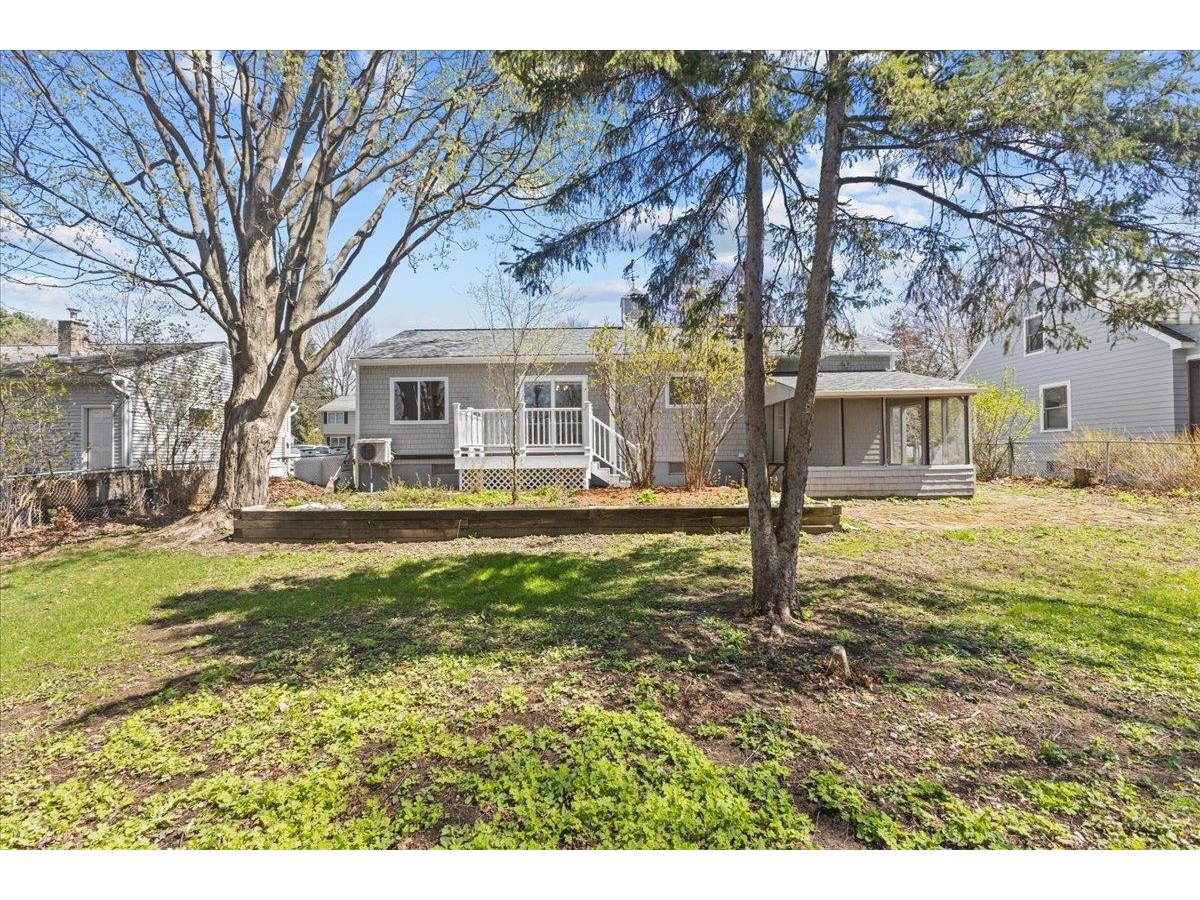 11 Duchess Avenue