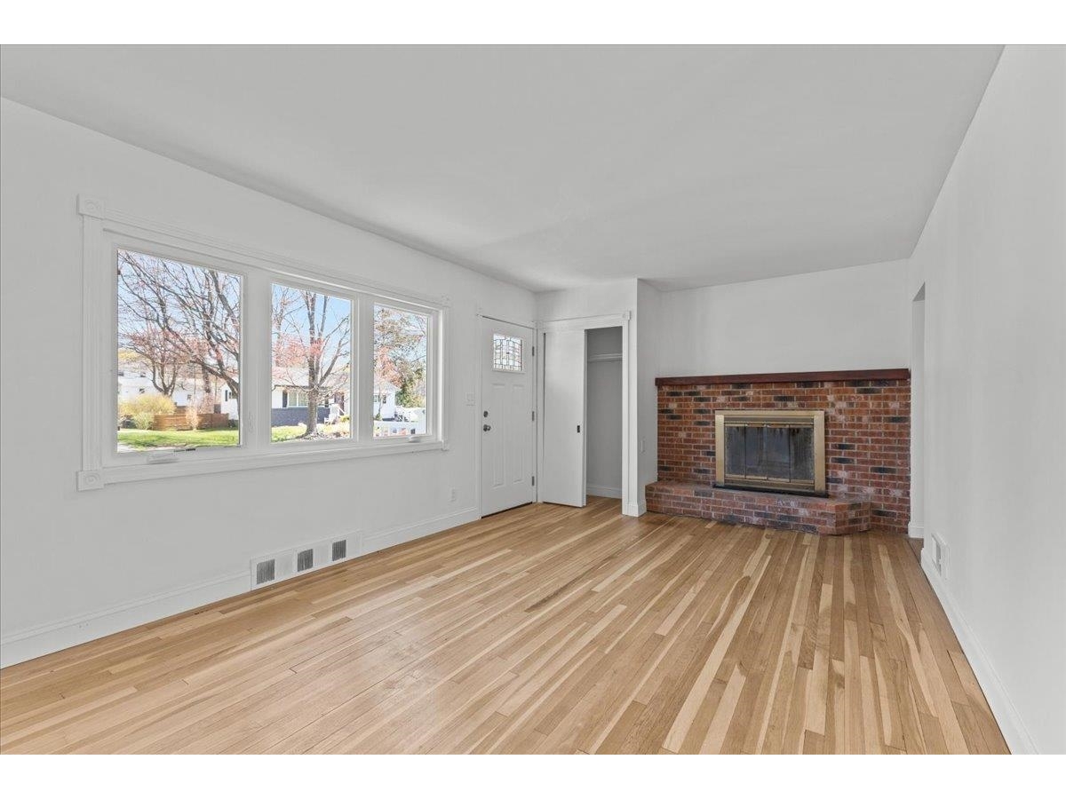 11 Duchess Avenue