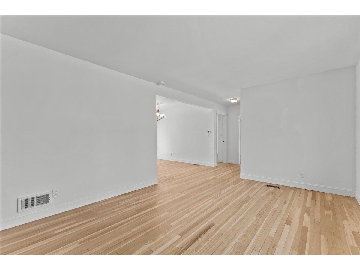 11 Duchess Avenue