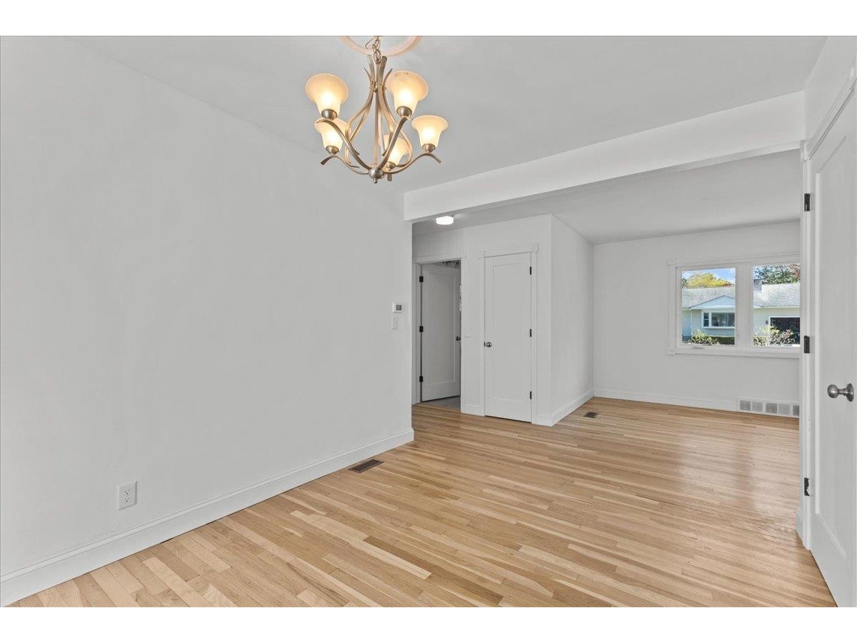 11 Duchess Avenue