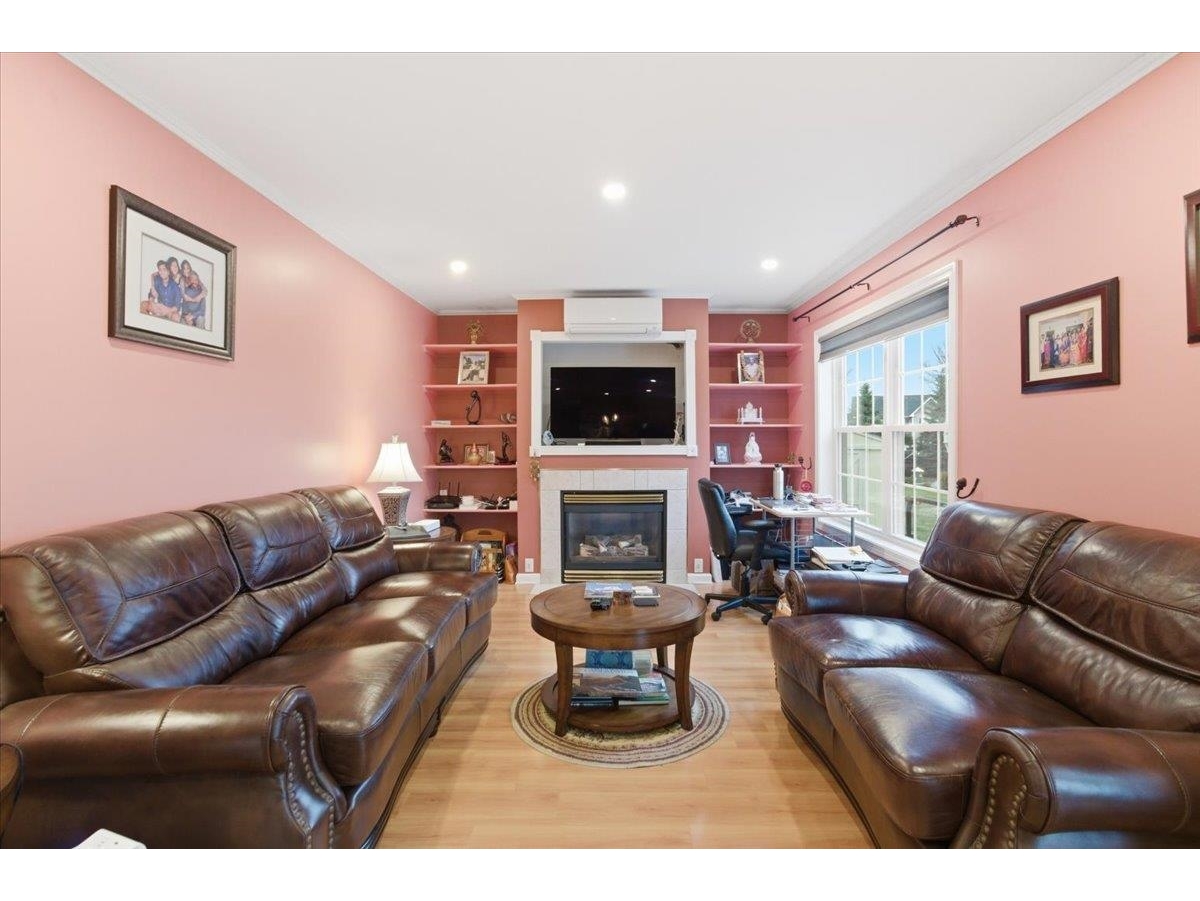 Living Room W Fireplace