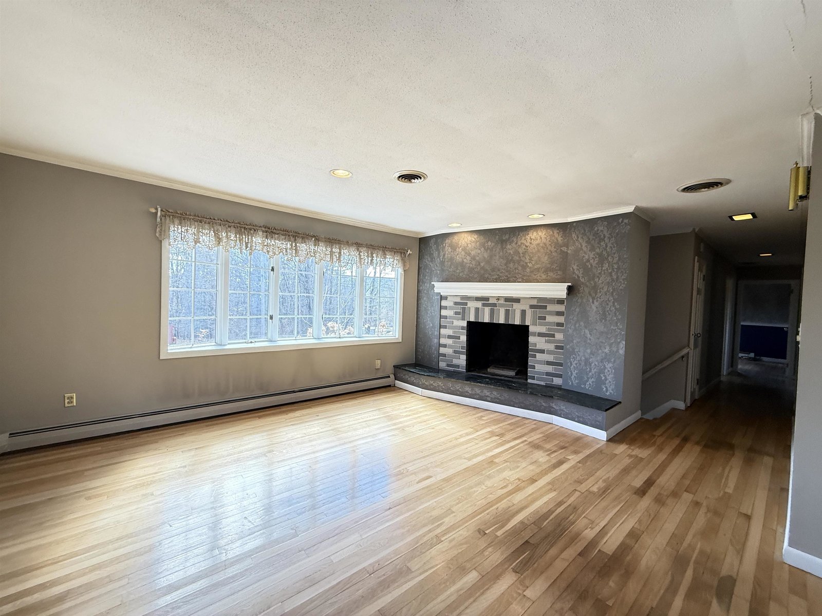 11 Juniper Hill Road