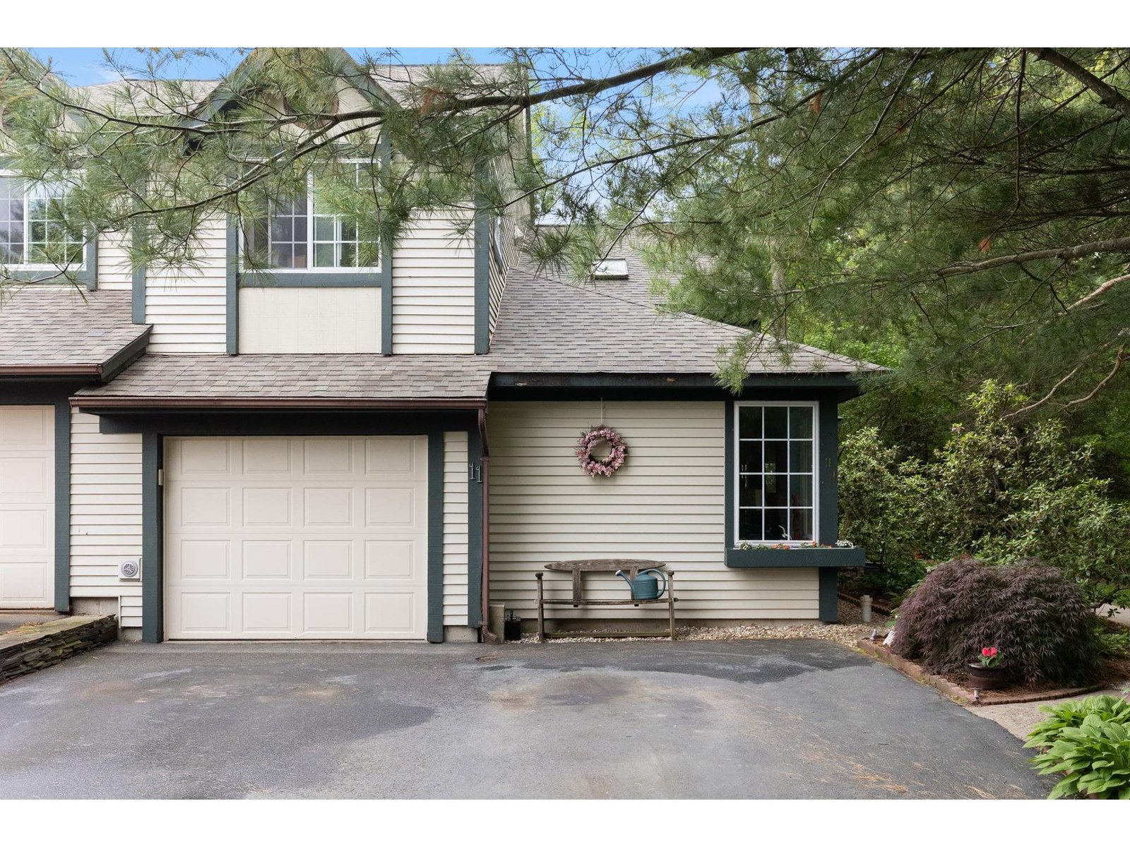 11 Lake Forest Drive