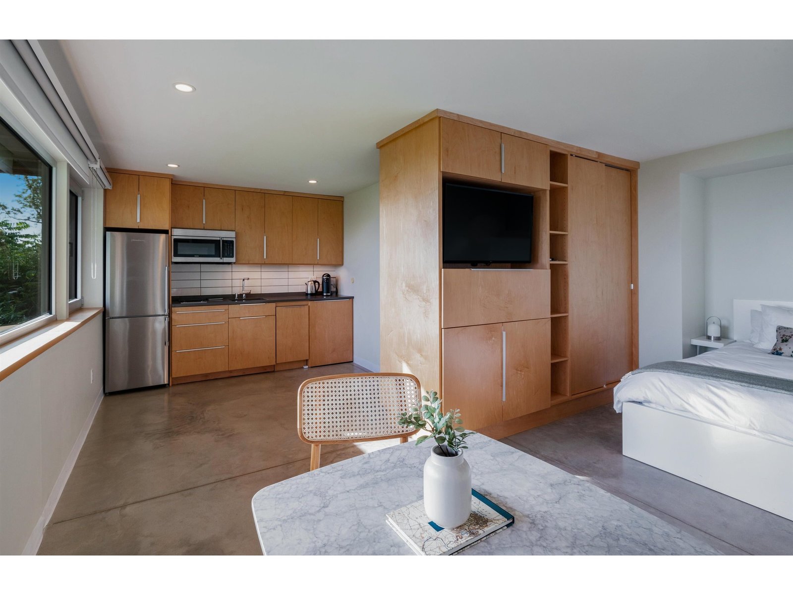 11 Lakeview Terrace