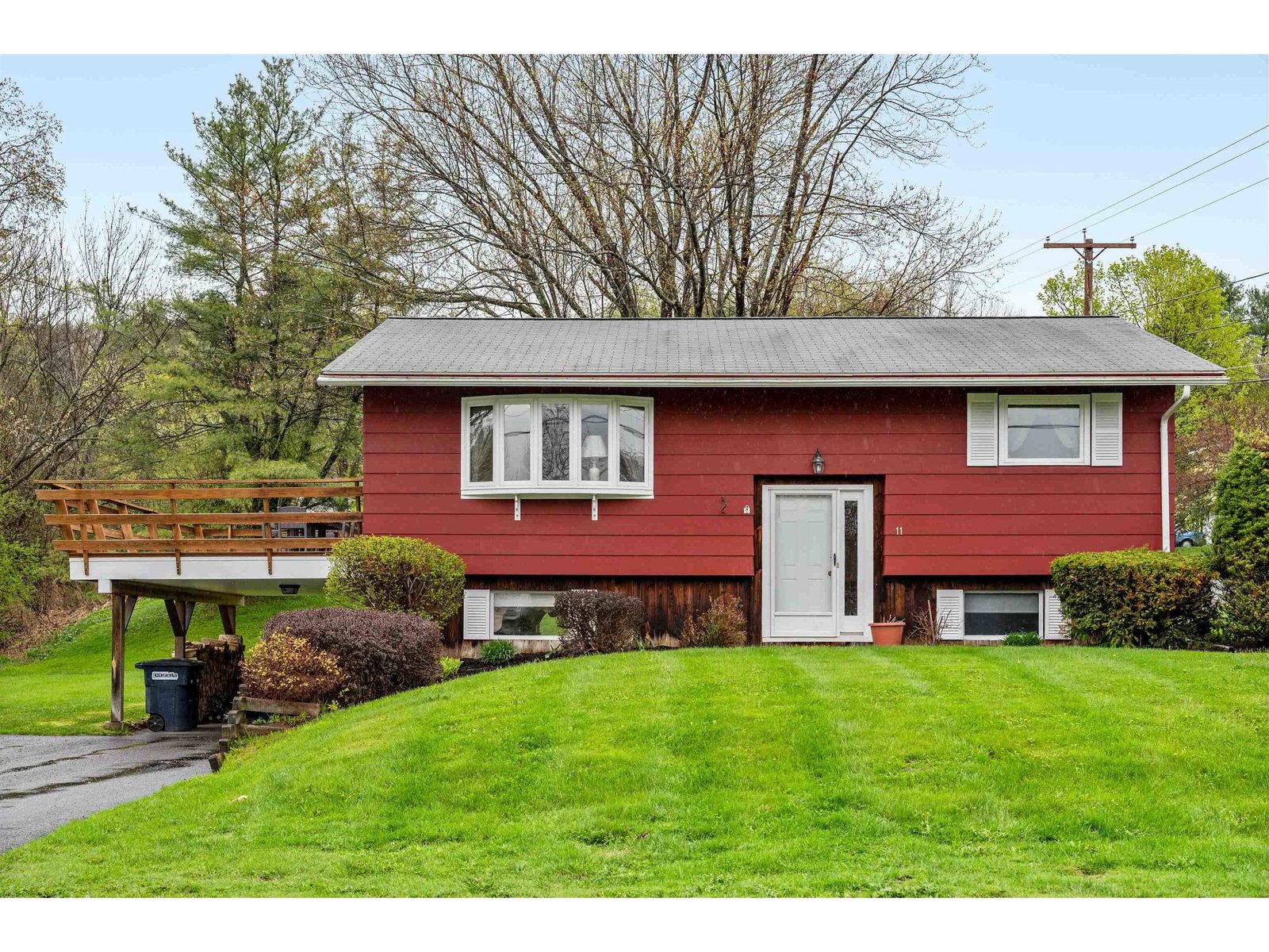 11 Ledge Drive
